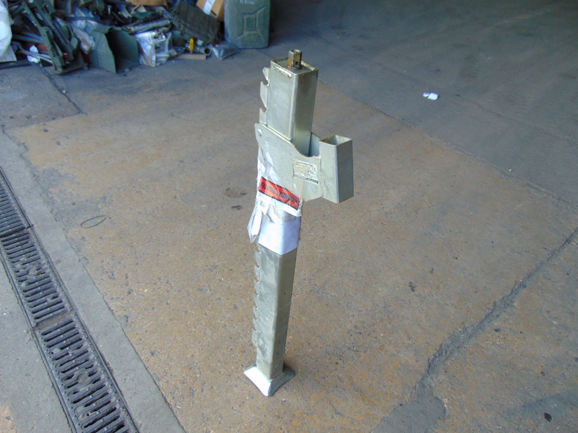 New Unissued Hi-Lift Vehicle Jack Suitable for 4x4's Land Rover - Image 4 of 5