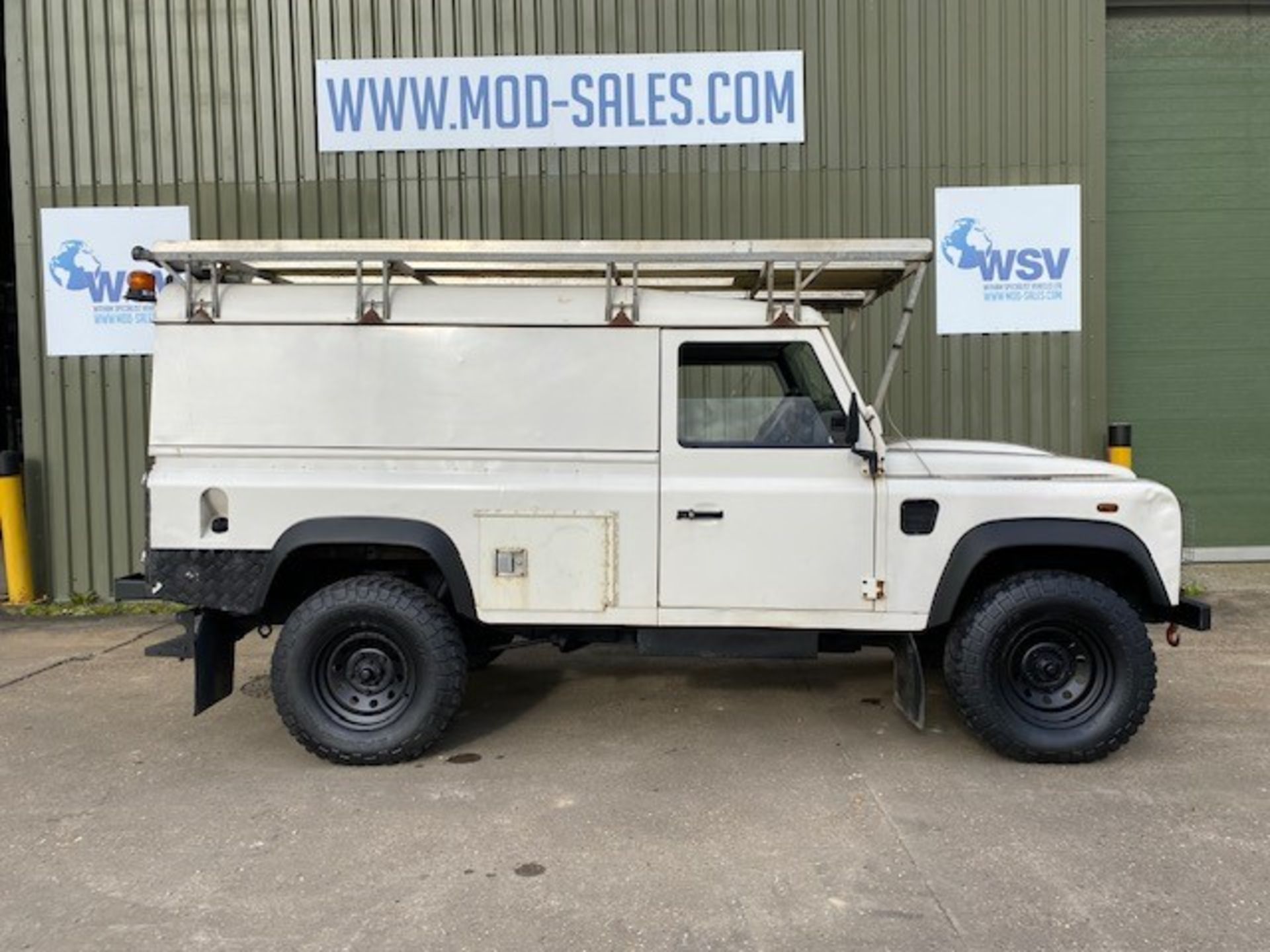 Land Rover Defender 110 Utility - Image 4 of 60