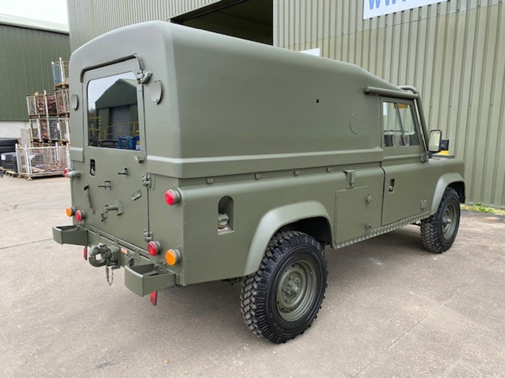 Land Rover Defender 110 Tithonus LHD - Image 5 of 54