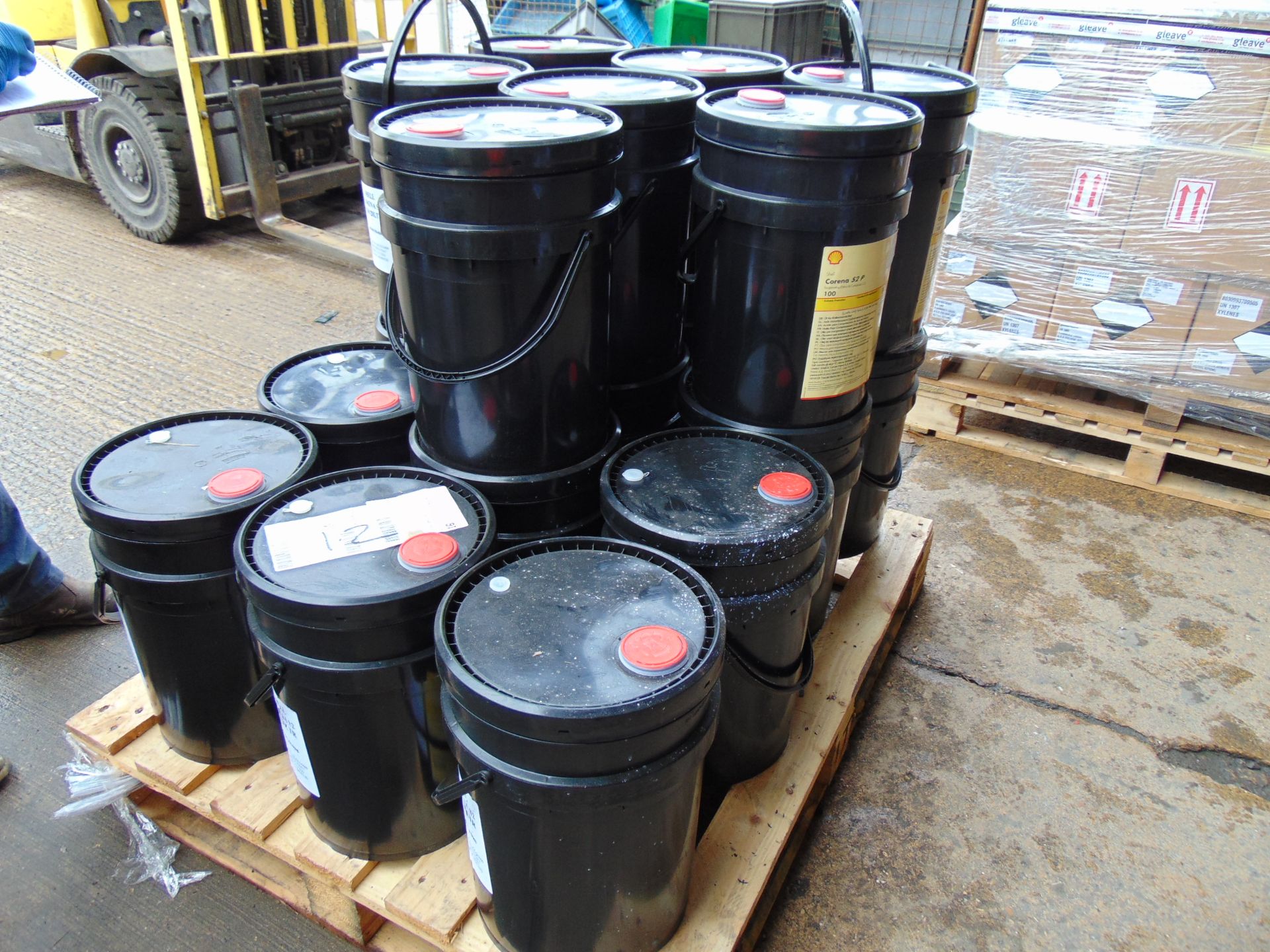 19 x 20 Litre Drums of Shell Corena S2 P100 High Quality Lubricating Oil - Image 5 of 5