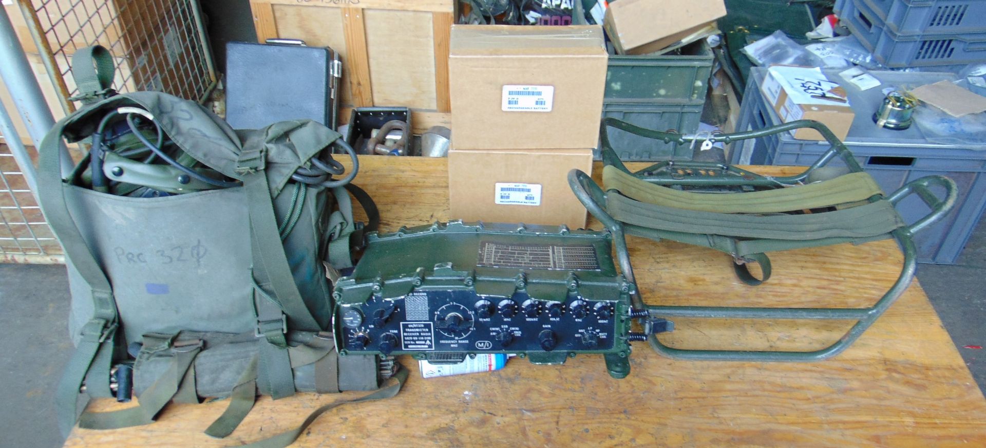 Clansman UK/RT 320 Transmitter Receiver HF c/w Kit & Two Spare Batteries as shown - Image 2 of 5