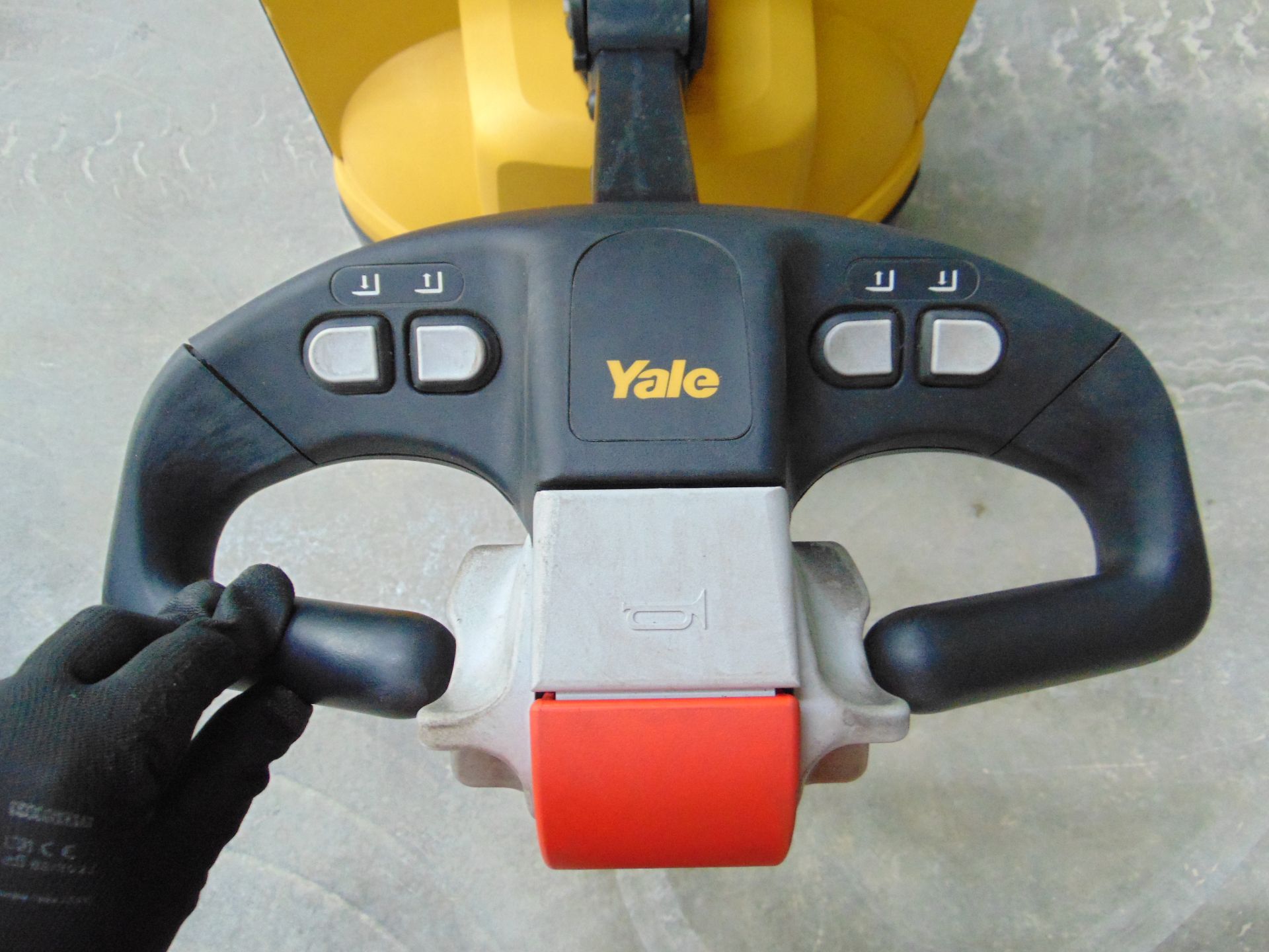 2020 Yale MP20 Electric Pallet Jack w/ Battery Charger Unit - Image 14 of 23