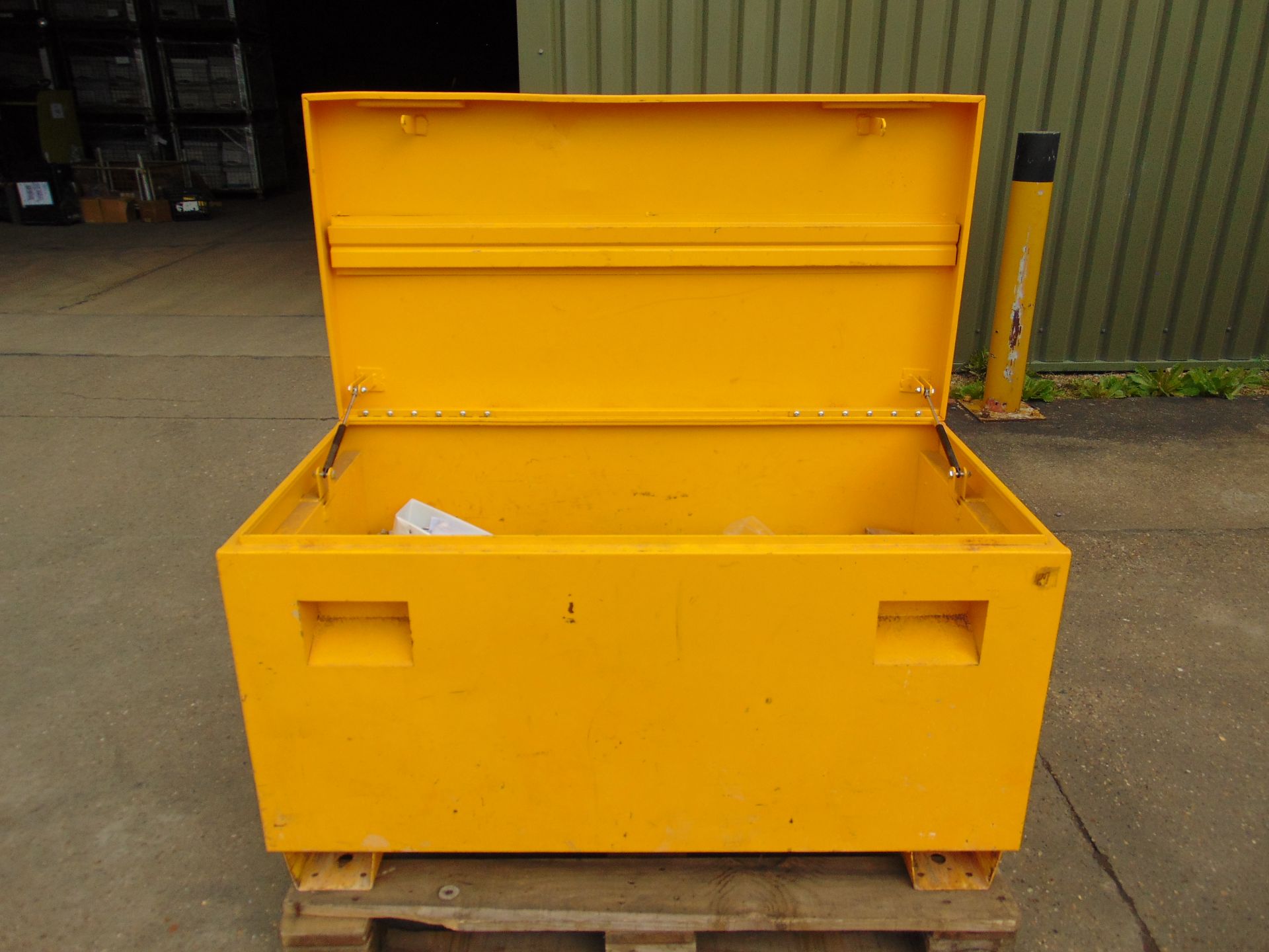 Steel Truck / Site Tool Chest - Storage Container AS NEW - Bild 9 aus 10