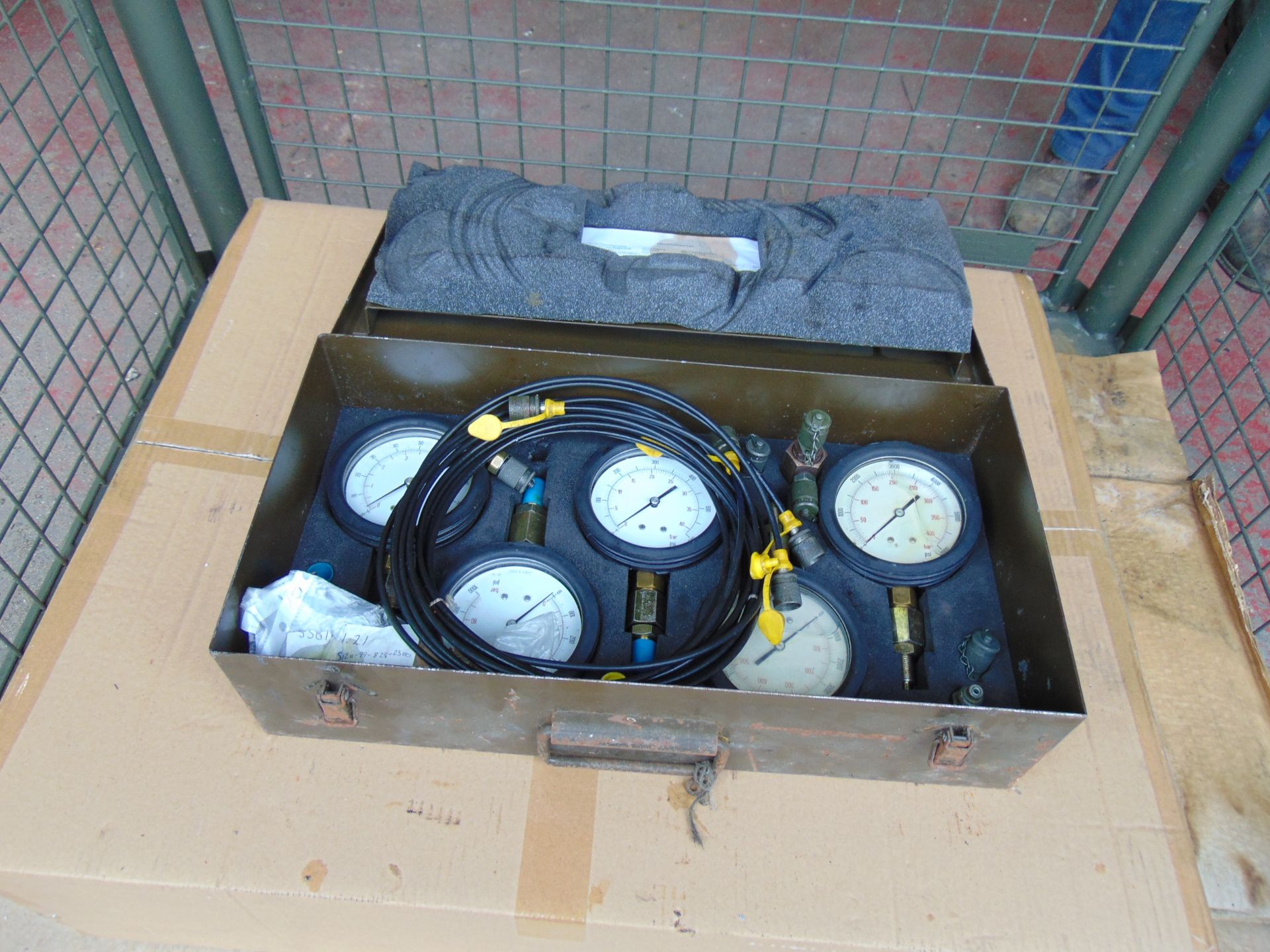 Hydraulics Pressure Testing Kit c/w Accessories from MoD - Image 2 of 5