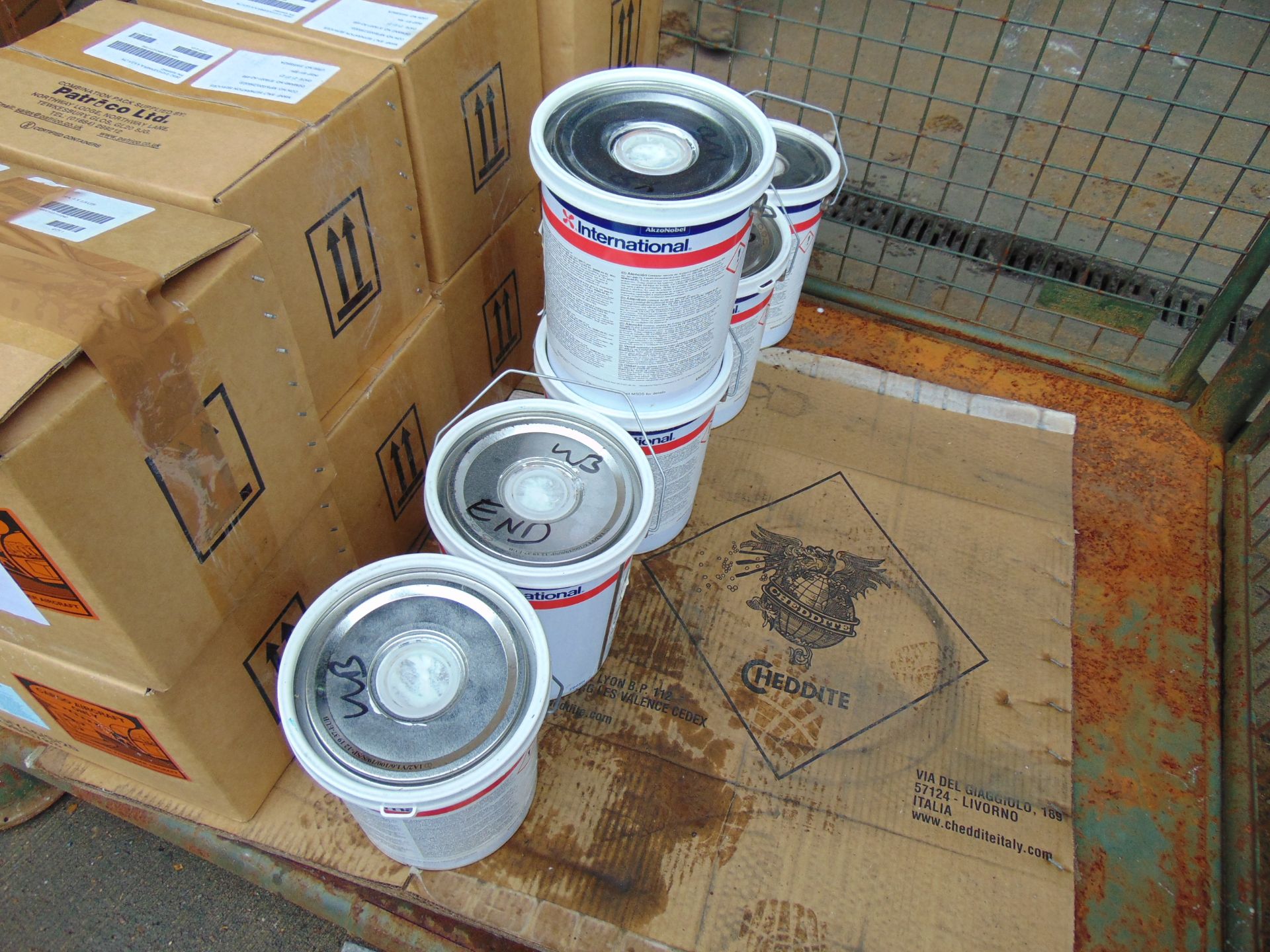 6 x 5 Litre Cans of International RAL9003 Signal White Paint, New Unissued MoD Reserve Stocks - Image 4 of 4