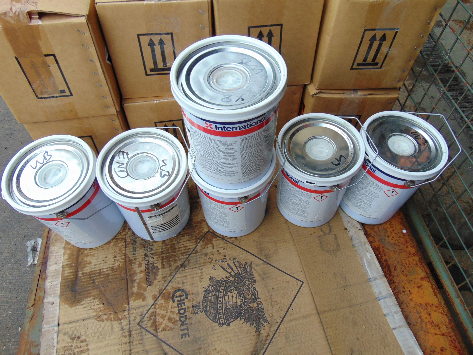 6 x 5 Litre Cans of International RAL9003 Signal White Paint, New Unissued MoD Reserve Stocks