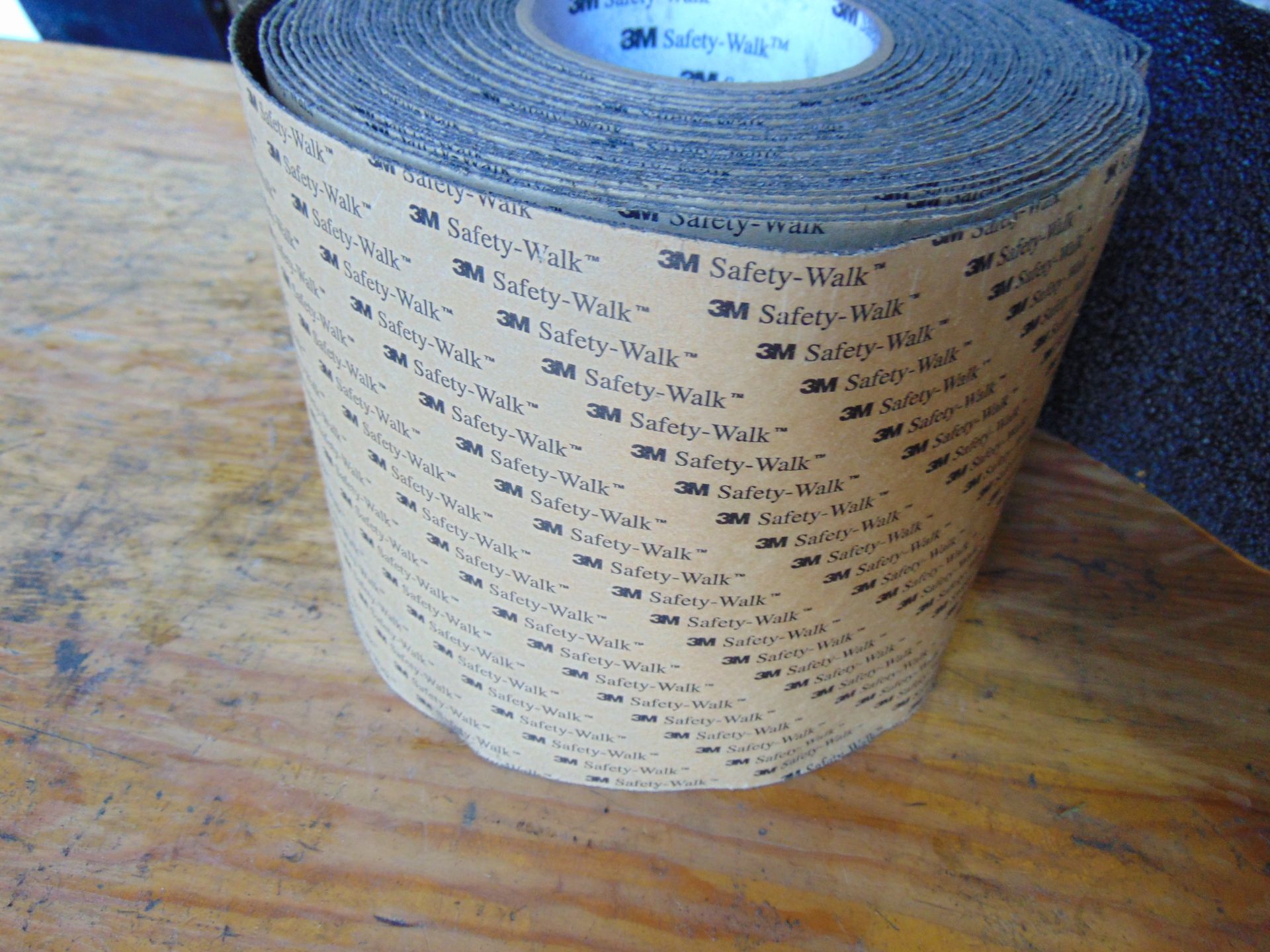 1 x Large Roll of 3M Safety Walk Non Slip Walk Way Tape, MoD Reserve Stock Unissued - Bild 4 aus 6