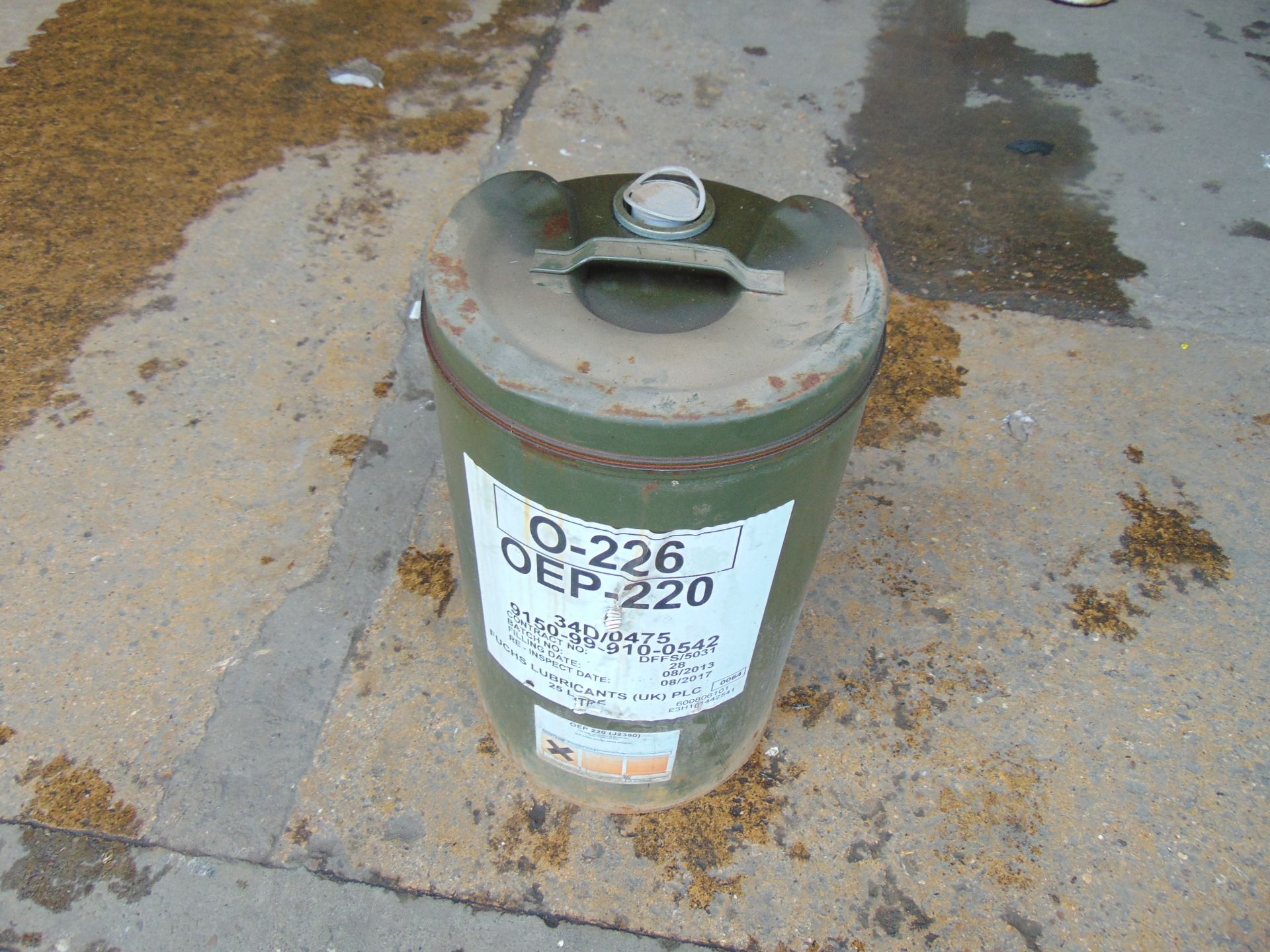 1 x 25 Litre Drum of OEP-220 Engine Oil Unissued MoD Reserve Stock - Image 2 of 2