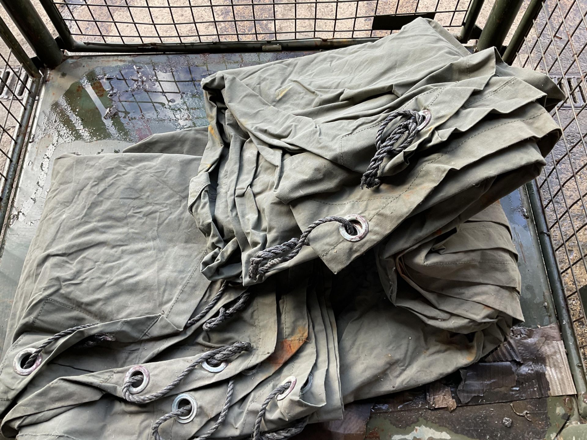 1X LARGE TARPAULIN VEHICLE SHEET - Image 2 of 3