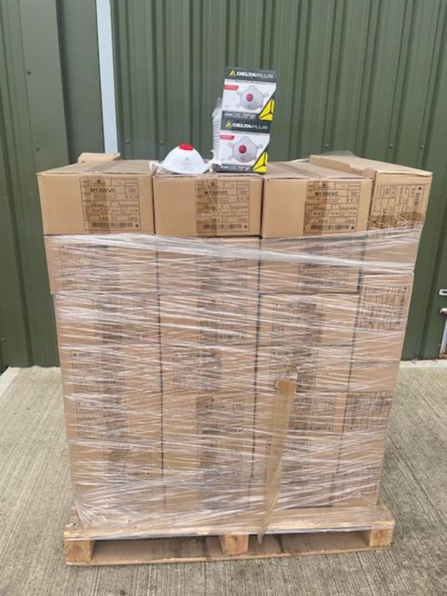 1 PALLET OF 1100 NEW UNUSED DELTA PLUS HIGH QUALITY DUST RESPIRATOR MASKS CE MARKED WITH VALVE - Image 2 of 6