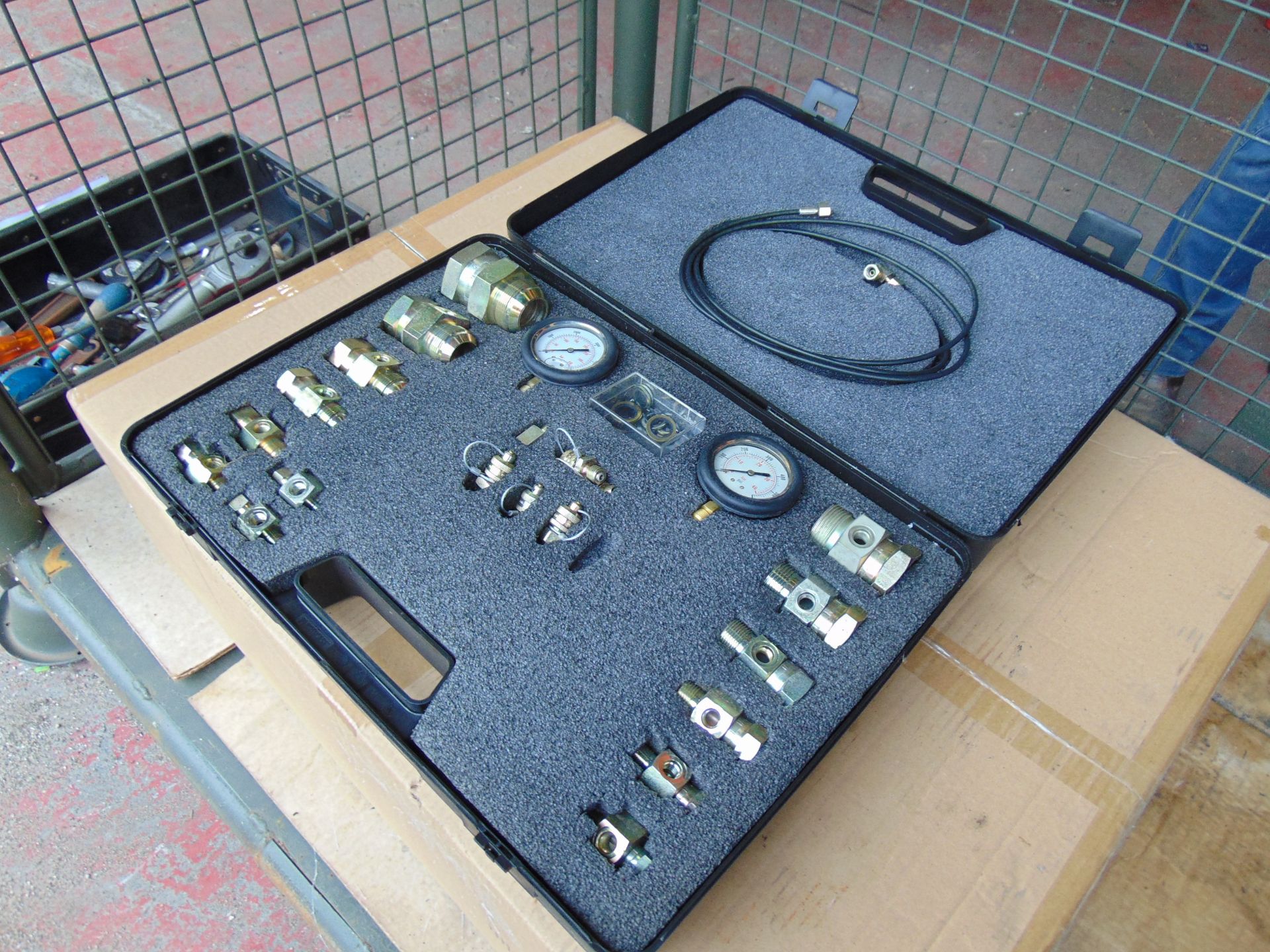 New Unissued Hydraulic Testing Kit From the MoD in Transit Case - Image 5 of 6