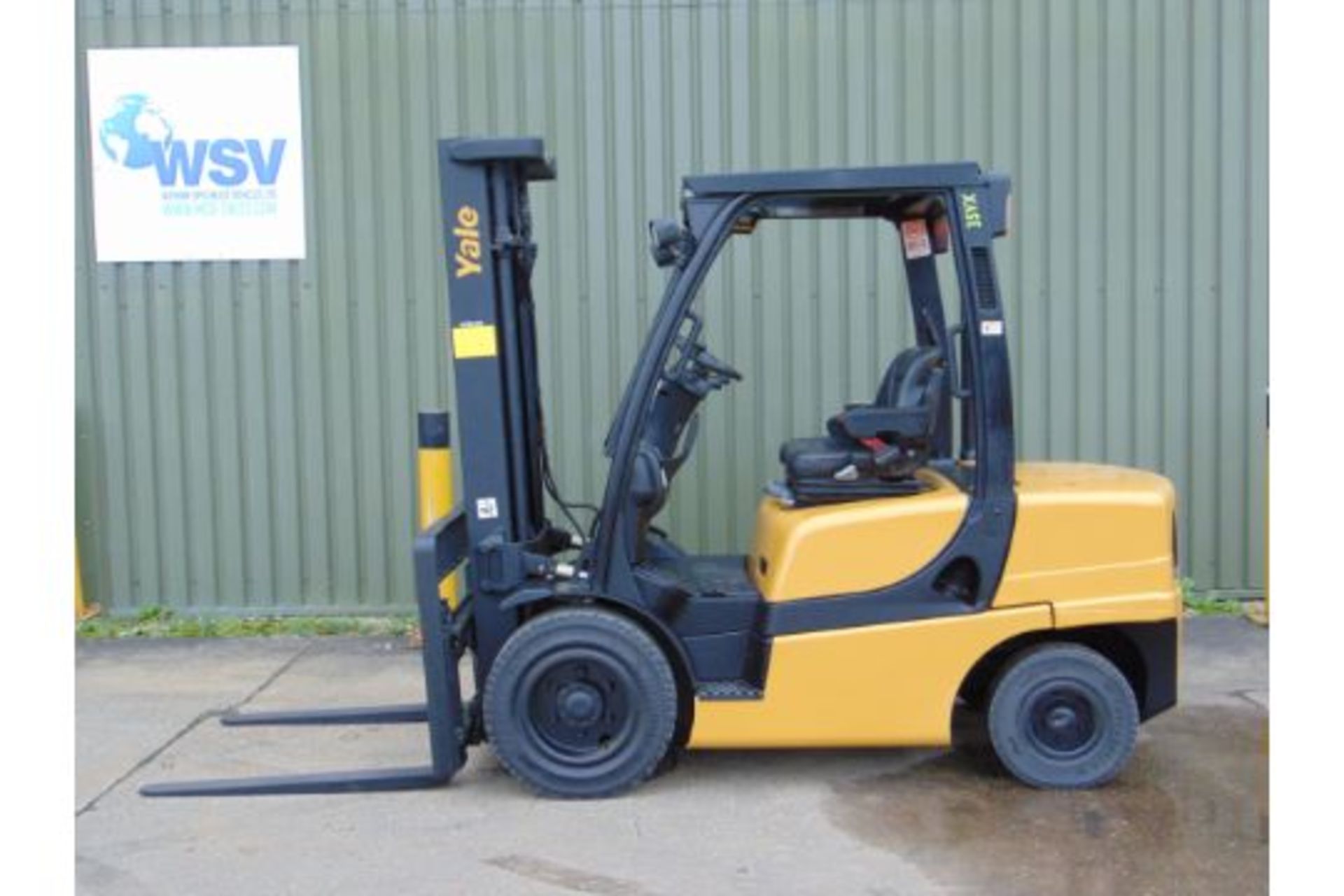 2011 Yale GDP35VX Fork Lift Truck - Triple 3 Stage Mast w/ Side Shift - Image 2 of 34