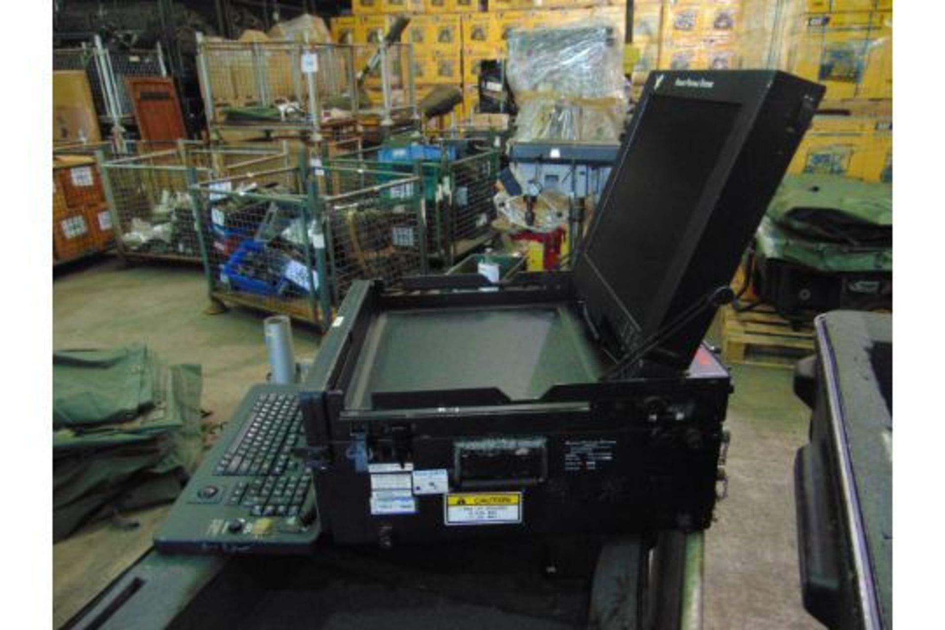 General Dynamic Military Ruggedized Portable Computer w/ Protective Transport Case - Bild 7 aus 14
