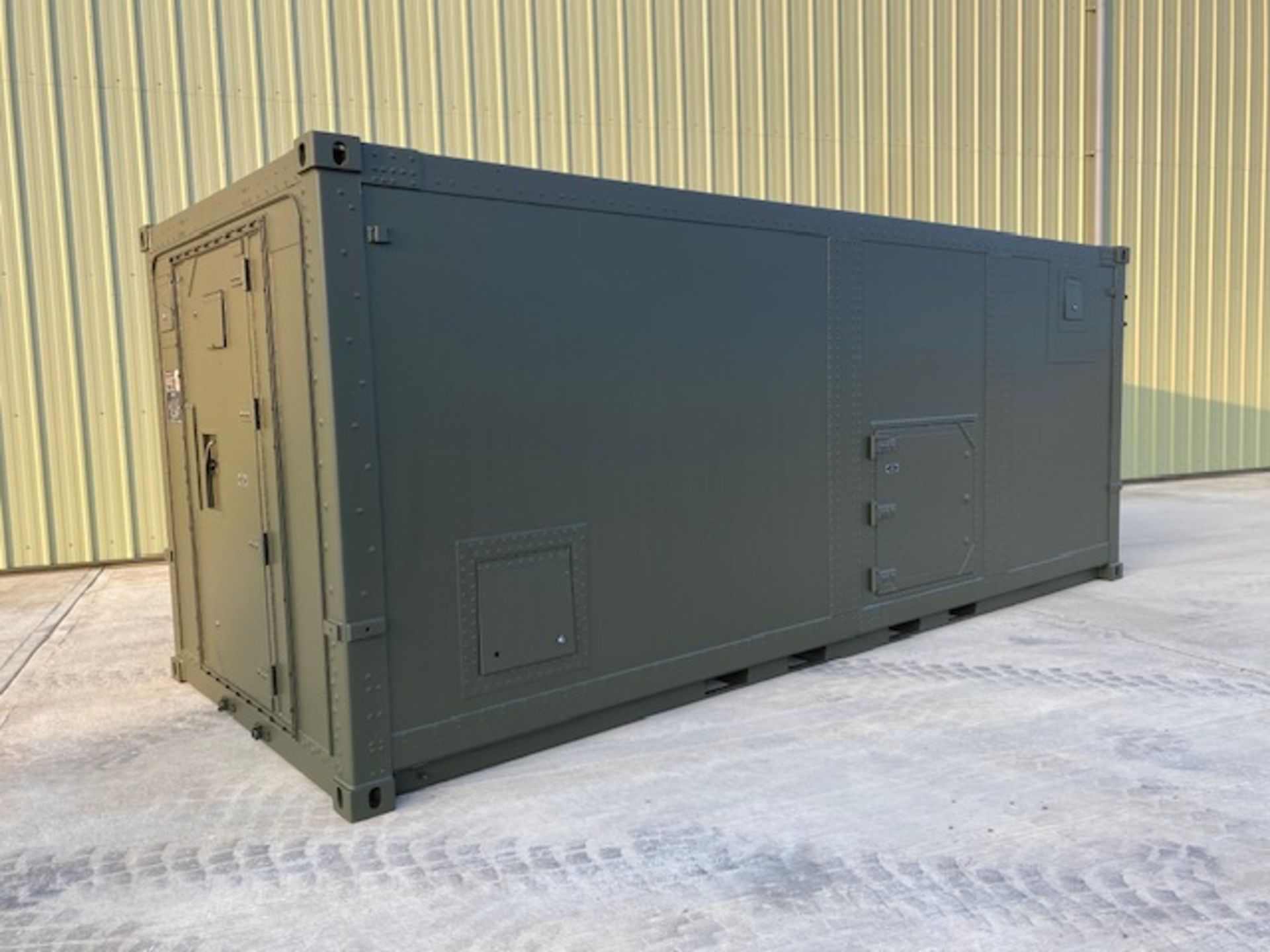 Transportable Lithium-ion Battery Storage & Charging Container From the UK Ministry of Defence - Bild 2 aus 65