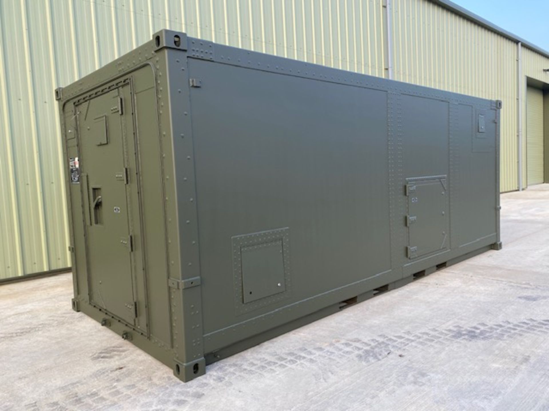 Transportable Lithium-ion Battery Storage & Charging Container From the UK Ministry of Defence - Bild 3 aus 65