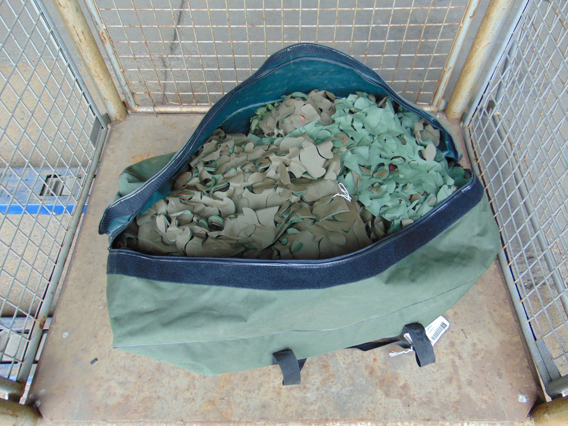 Camouflage Netting in Zipper Sack