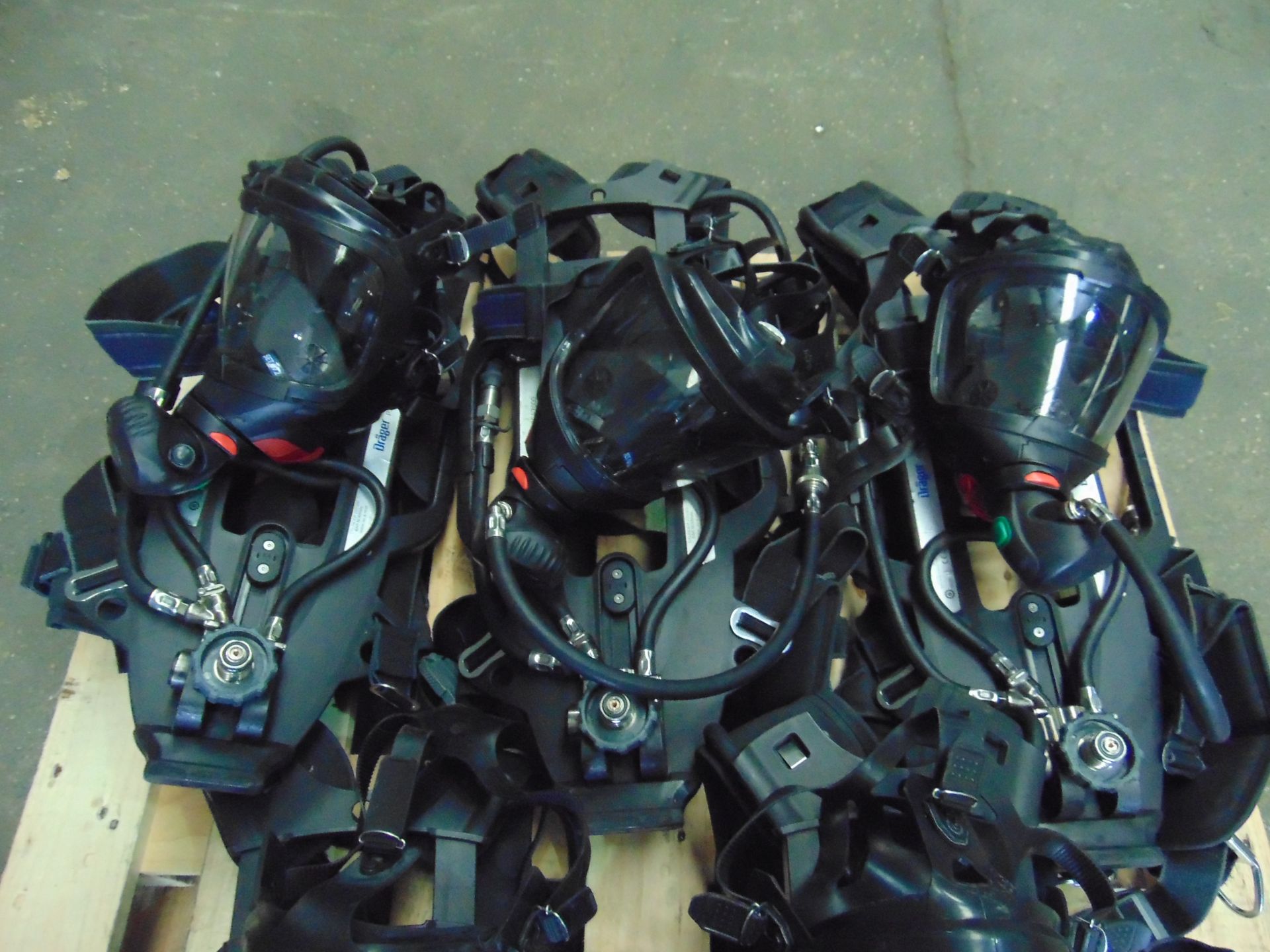 5 x Drager PSS 7000 Self Contained Breathing Apparatus w/ 10 x Drager 300 Bar Air Cylinders - Image 8 of 21