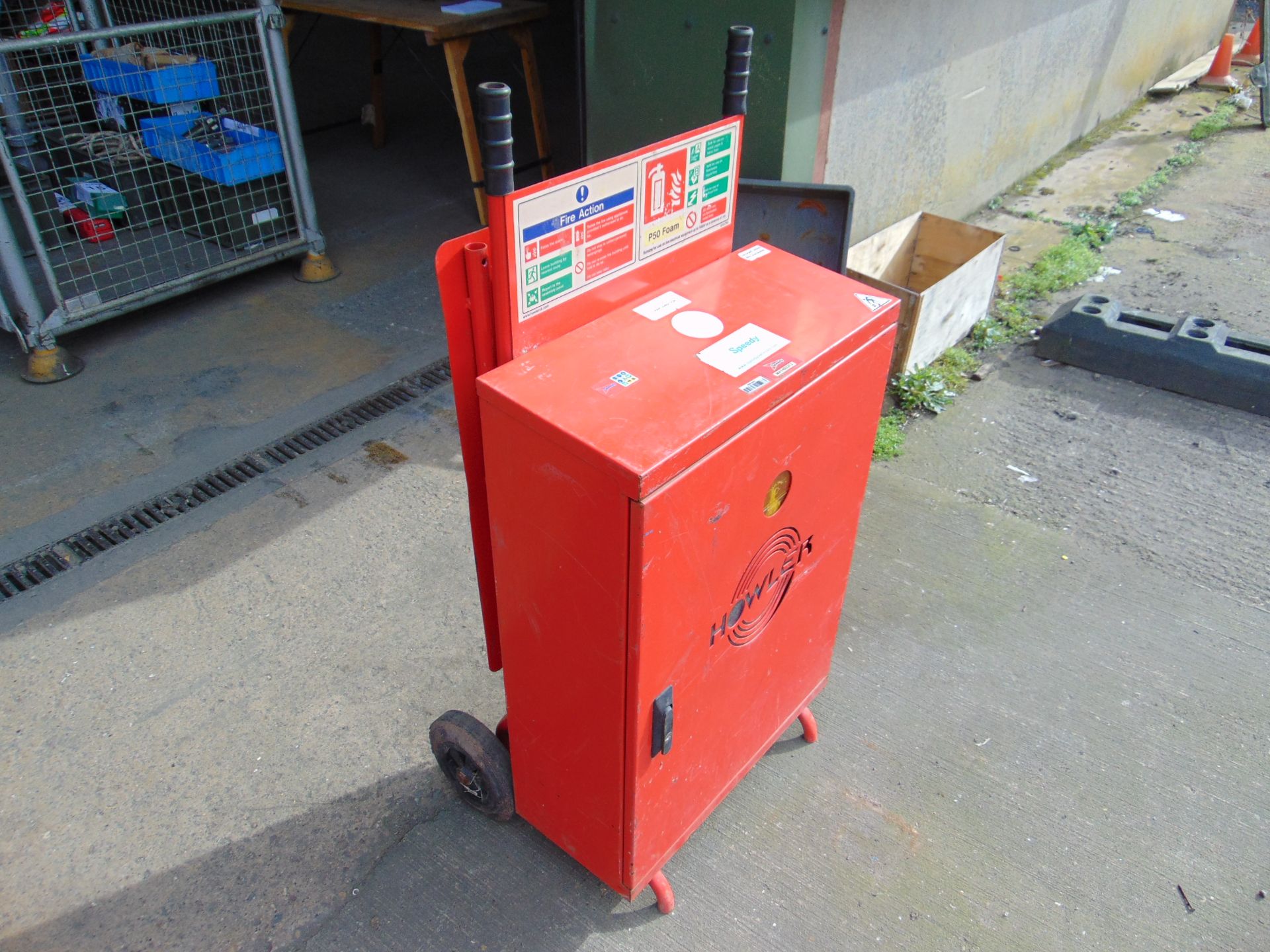 Howler Site Fire Point Trolley w/ Wireless Siren - Image 3 of 7