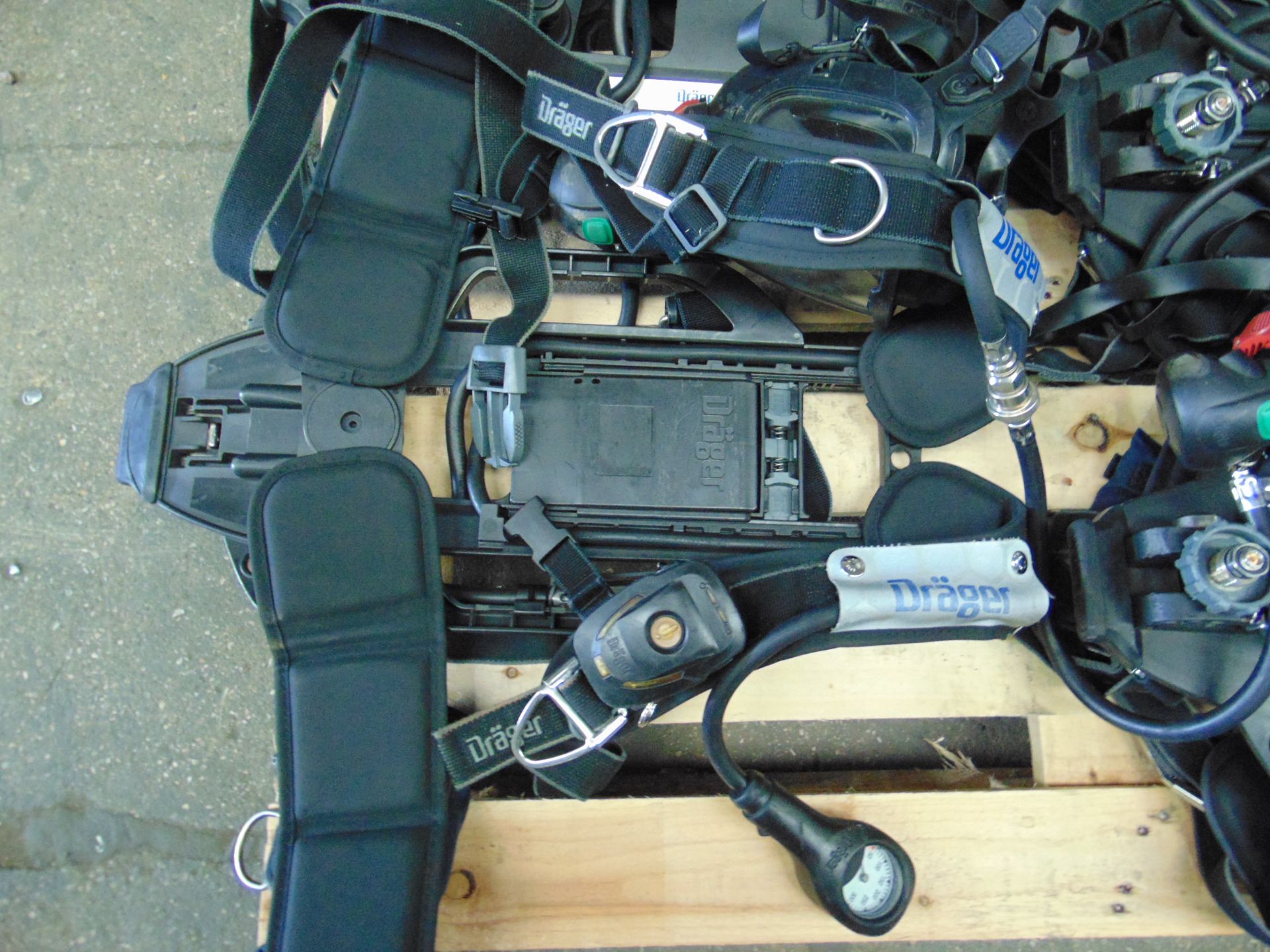 5 x Drager PSS 7000 Self Contained Breathing Apparatus w/ 10 x Drager 300 Bar Air Cylinders - Image 14 of 21