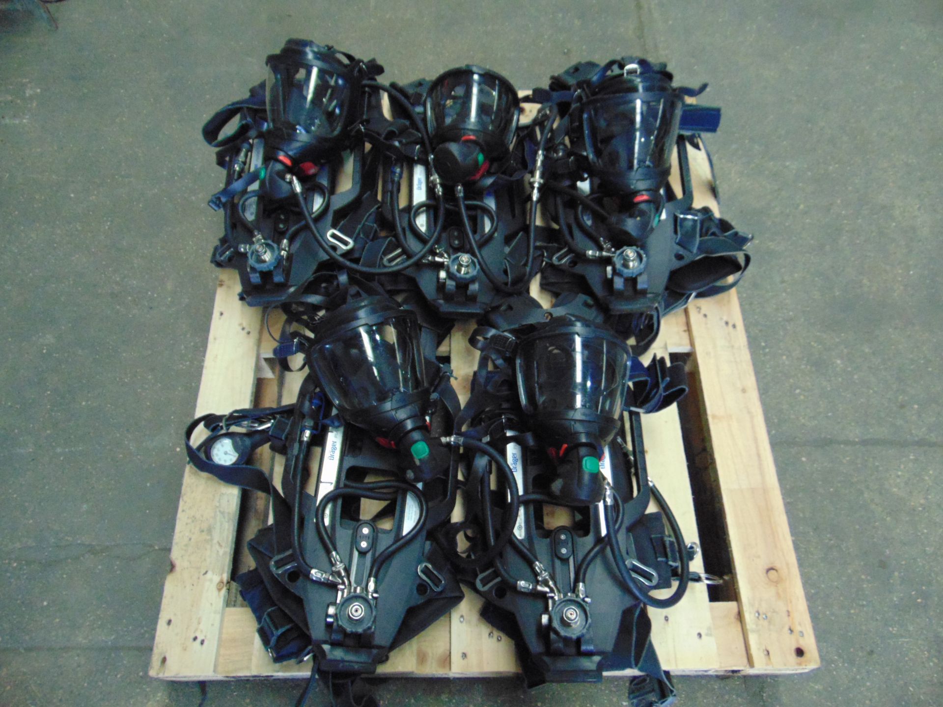 5 x Drager PSS 7000 Self Contained Breathing Apparatus w/ 10 x Drager 300 Bar Air Cylinders - Image 7 of 21