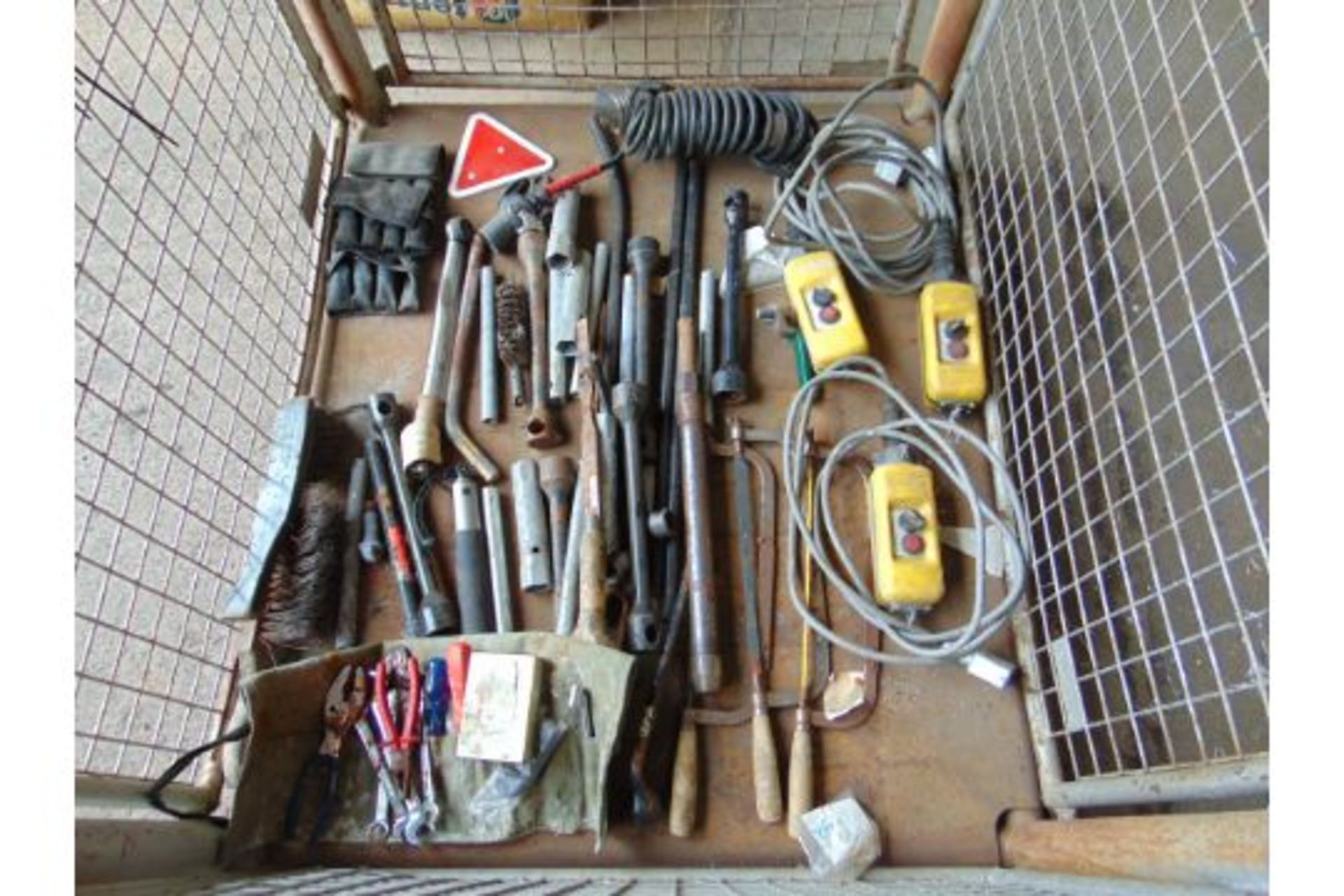 Stillage of Tools, Remote Controls, Trailer Electrical Connectors Etc - Image 4 of 4