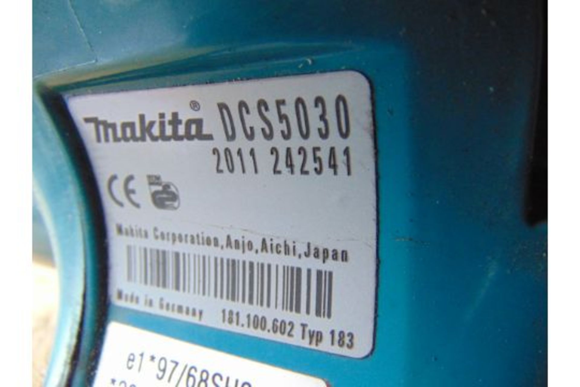 MAKITA DCS 5030 50CC Chainsaw c/w Chain Guard from MoD. - Image 4 of 4
