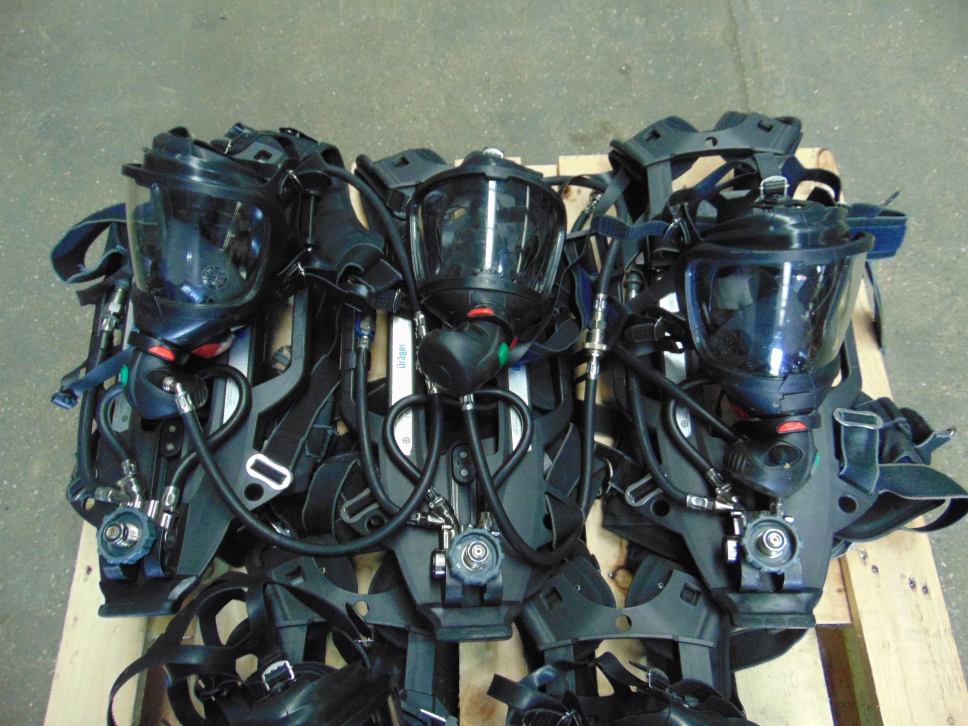 5 x Drager PSS 7000 Self Contained Breathing Apparatus w/ 10 x Drager 300 Bar Air Cylinders - Image 10 of 21