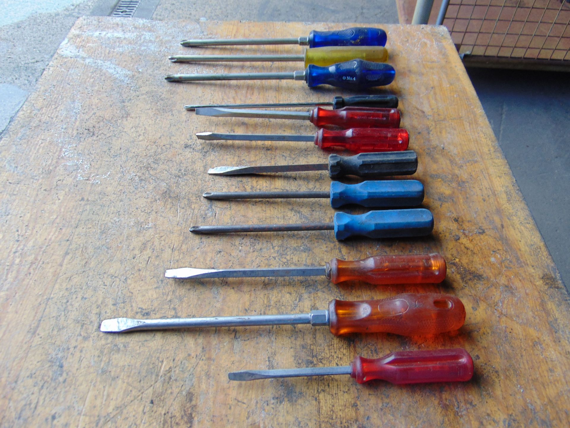 12 x Assorted Screwdrivers - Image 3 of 3