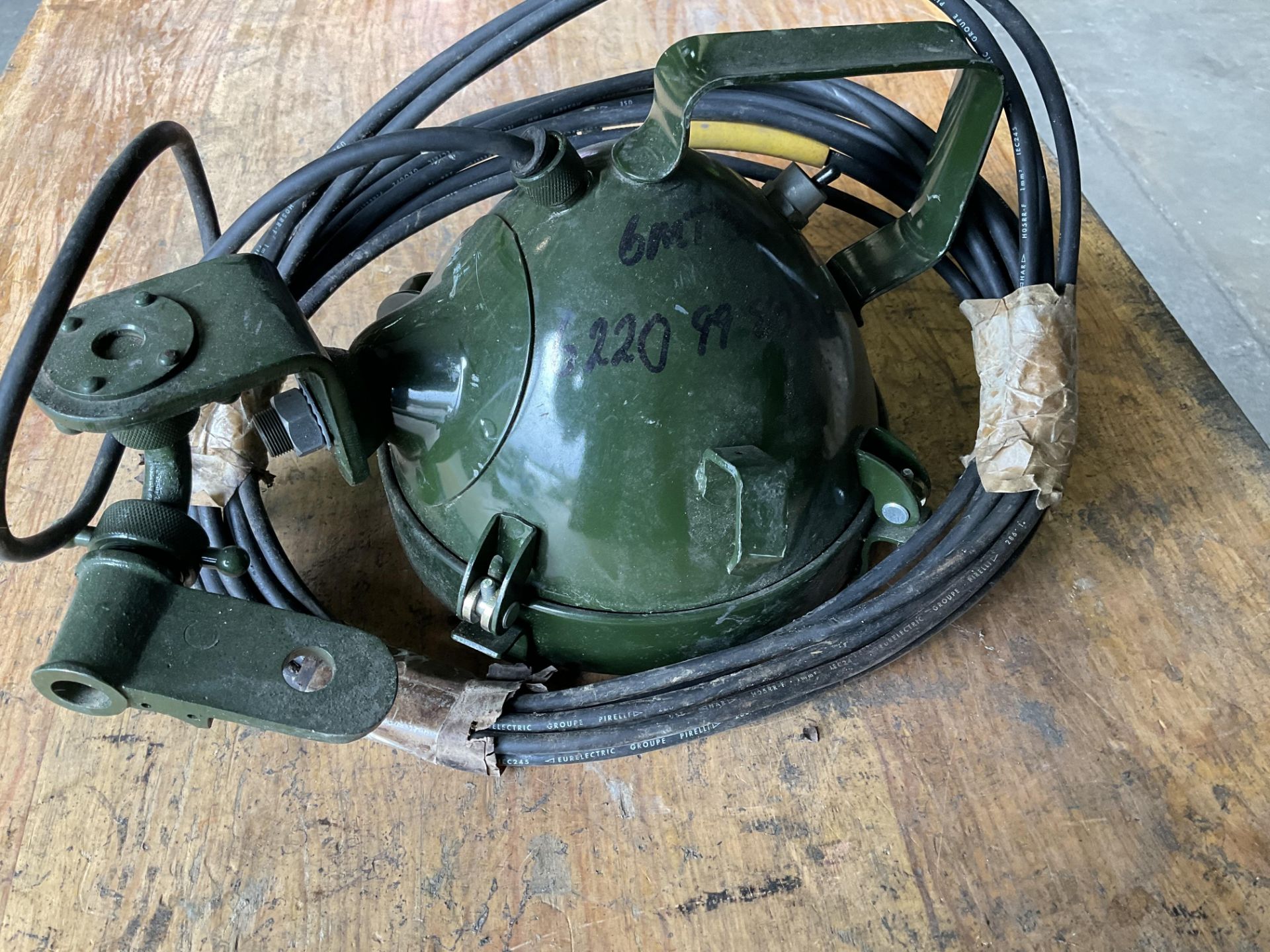 1X NOS FRANCIS FV SEARCH LIGHT C/ W LEAD AND BRACKET LAND ROVER, FERRET, ETC, ETC - Image 3 of 3