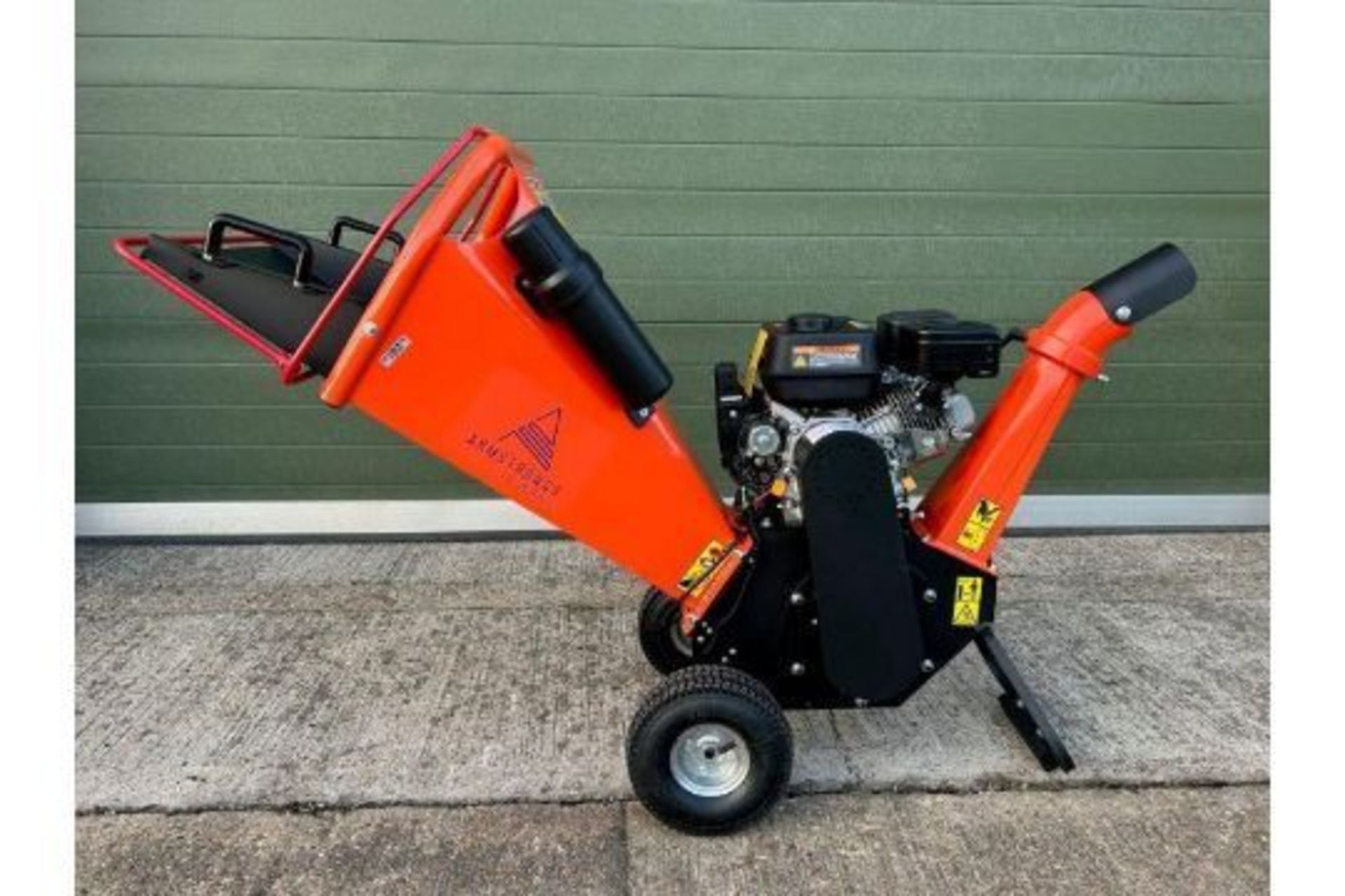 Brand New and unused, Armstrong DR-GS-65H Electric start Petrol Wood Chipper - Image 3 of 20