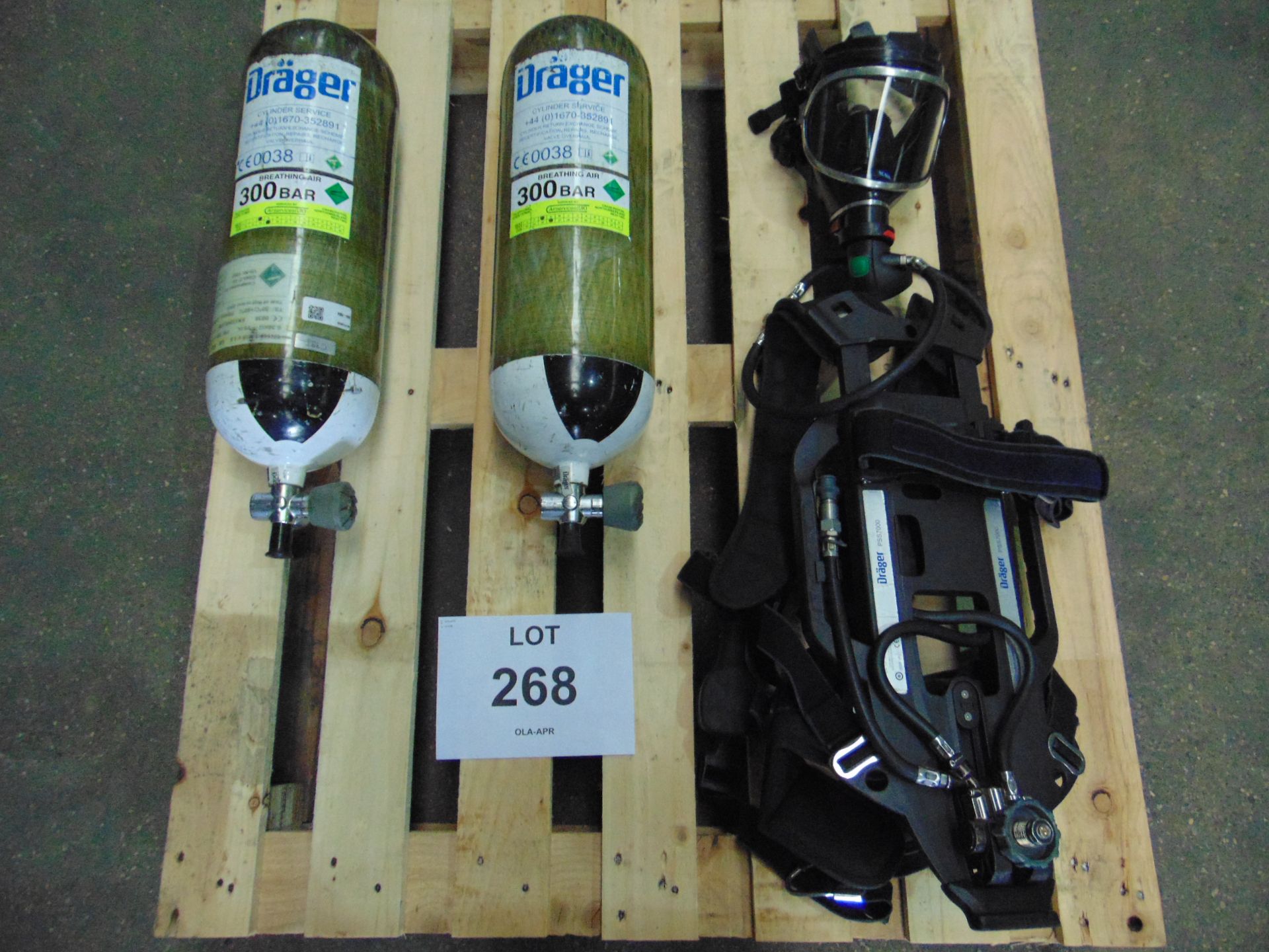 Drager PSS 7000 Self Contained Breathing Apparatus w/ 2 x Drager 300 Bar Air Cylinders