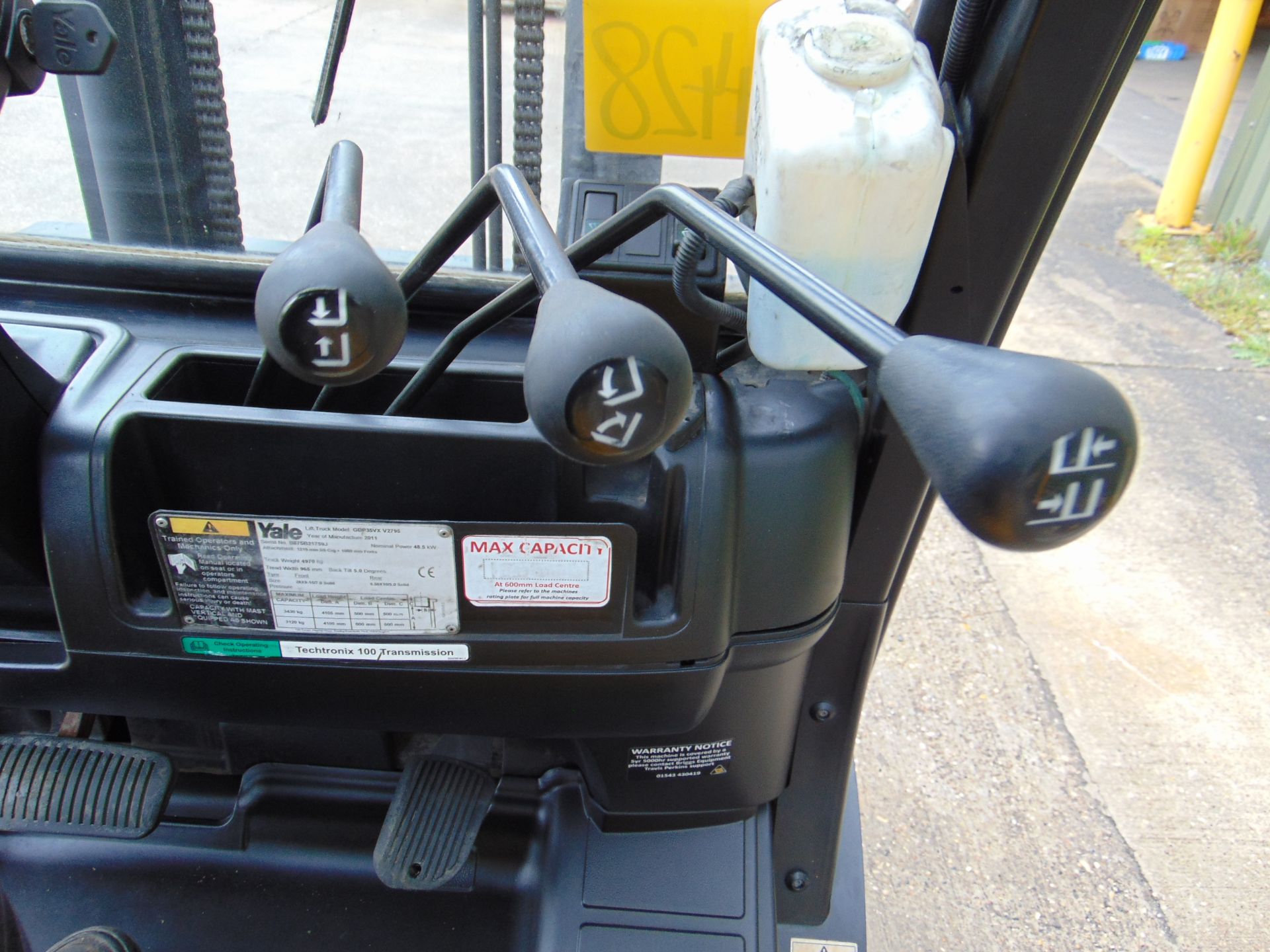 2011 Yale GDP 35VX Diesel Fork Lift Truck - Image 28 of 48