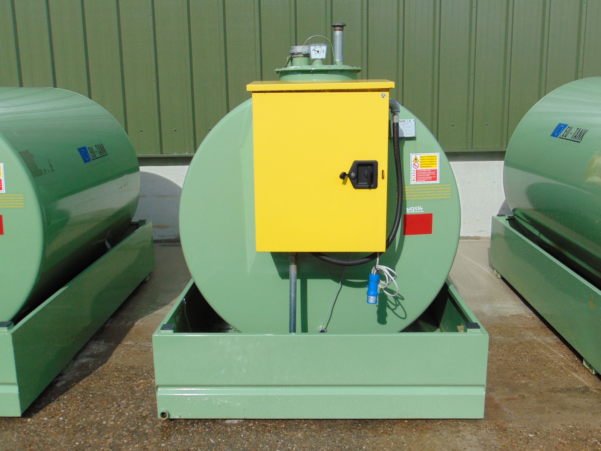 EU Fuel Storage Tank - 3172 Ltr Capacity w/ Electric Dispensing Pump Unit & Nozzle - Image 2 of 8