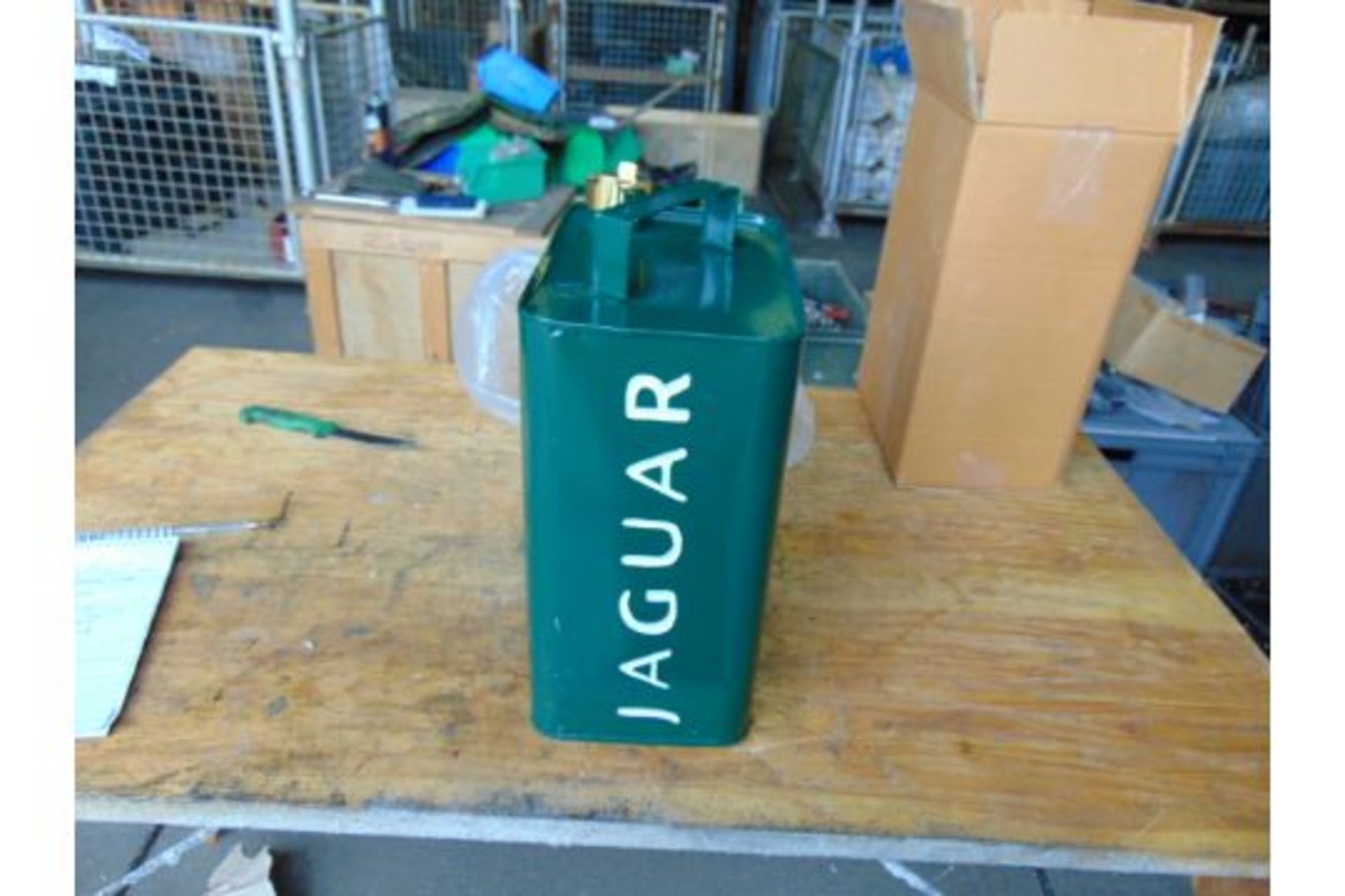 New Unissued Jaguar 1 Gall Fuel/Oil Can with Grass Cap - Bild 3 aus 5