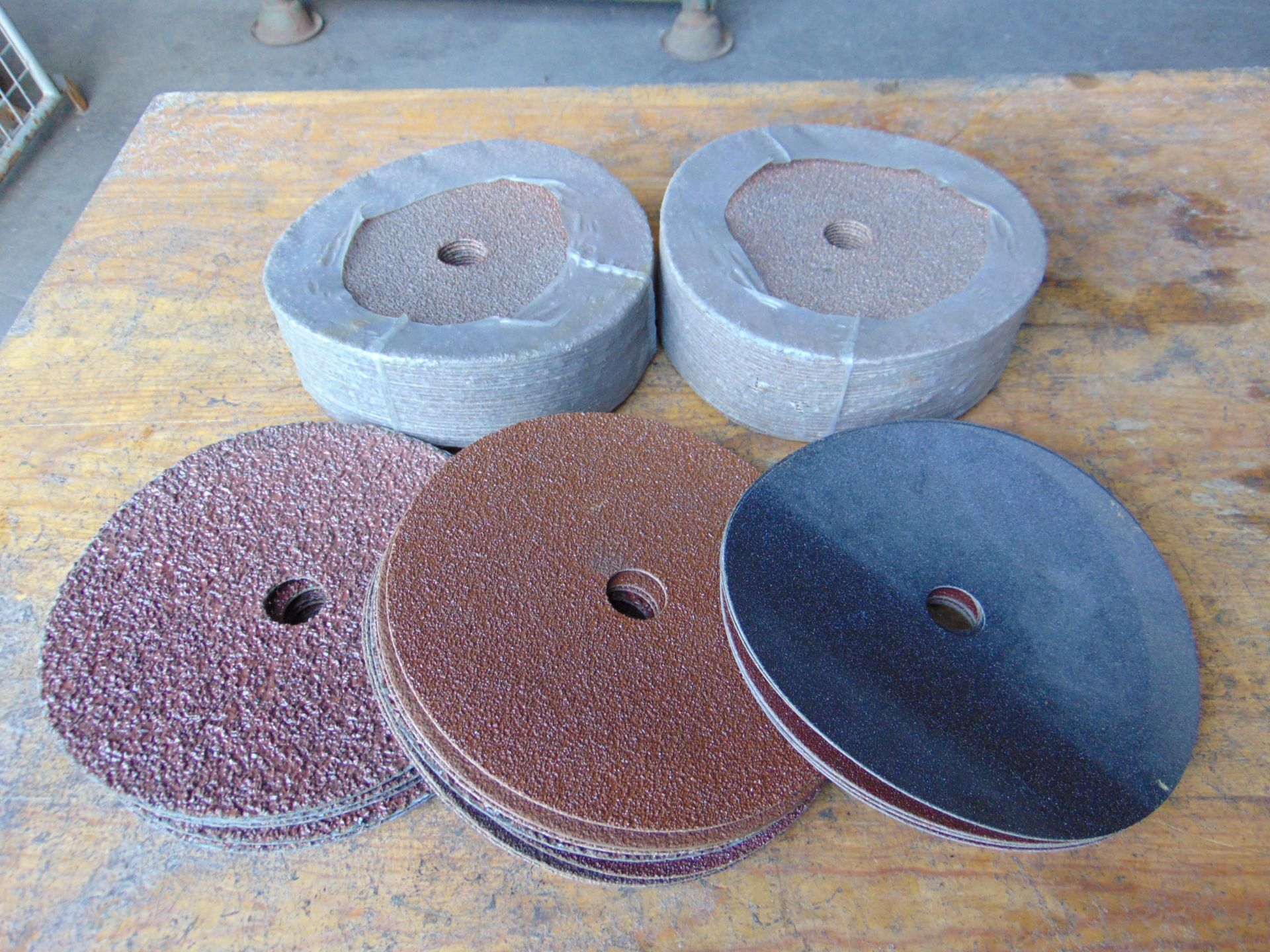 Approx. 60 x Assortment of Abrasive Discs - Image 2 of 2