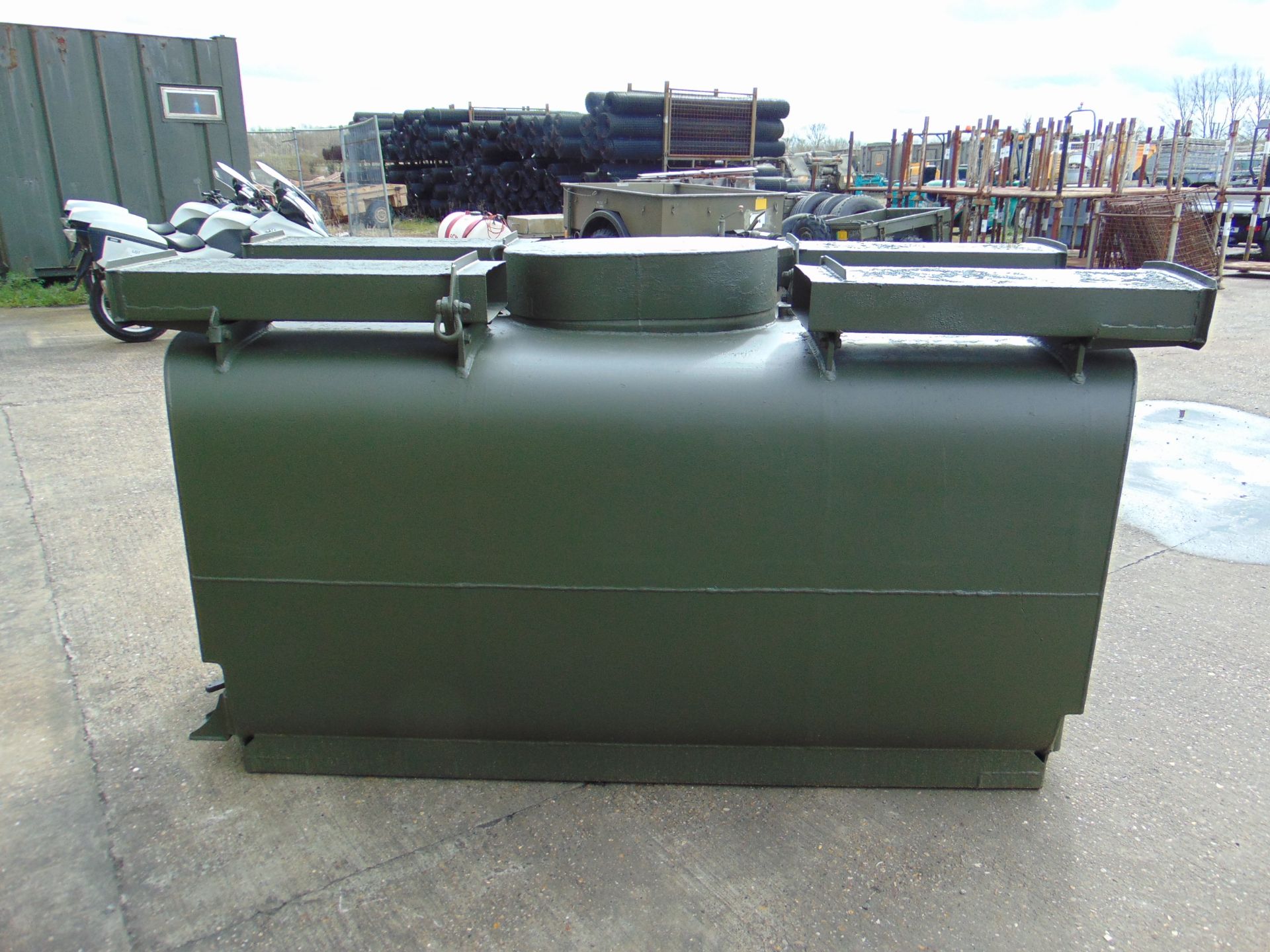 Gloster Saro 2,200 Ltr Aluminium Fuel / Fluid Distribution Tank - Image 5 of 13