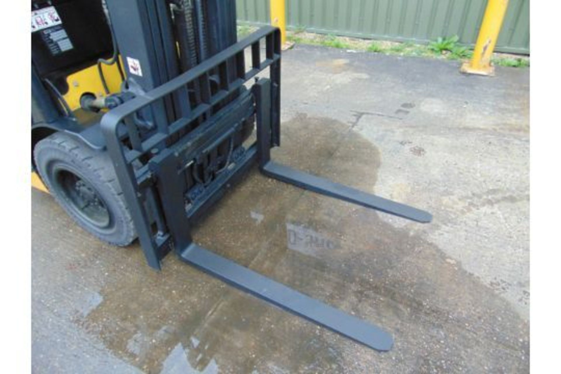 2011 Yale GDP35VX Fork Lift Truck - Triple 3 Stage Mast w/ Side Shift - Bild 27 aus 34