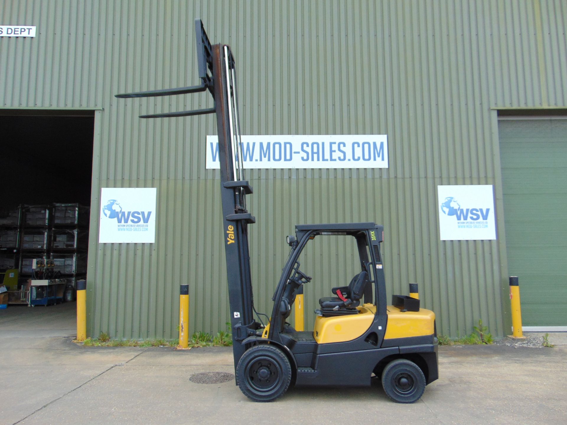 2011 Yale GDP 35VX Diesel Fork Lift Truck - Image 15 of 48