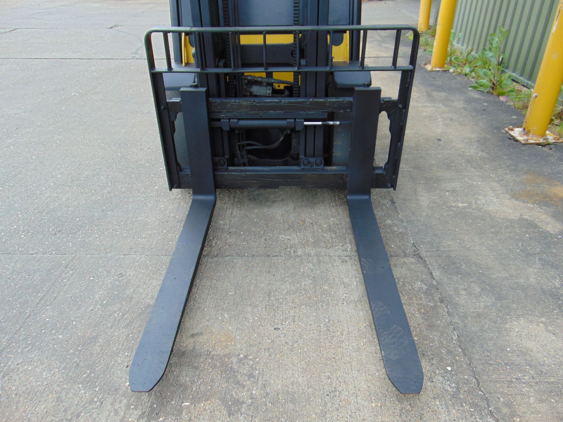 2011 Yale GDP 35VX Diesel Fork Lift Truck - Image 11 of 48