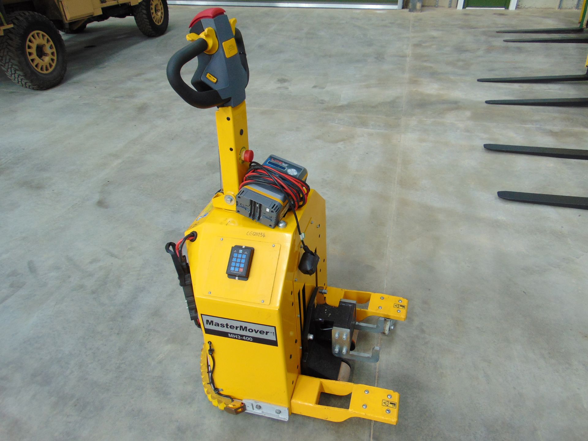 2020 Master Mover MH3-400 Electric Walk-Behind Tug w/ Battery Charger - Image 6 of 20