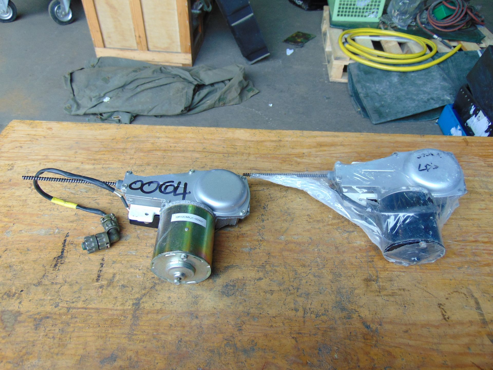 2 x New Unused Nos Wiper Motors - Image 2 of 7