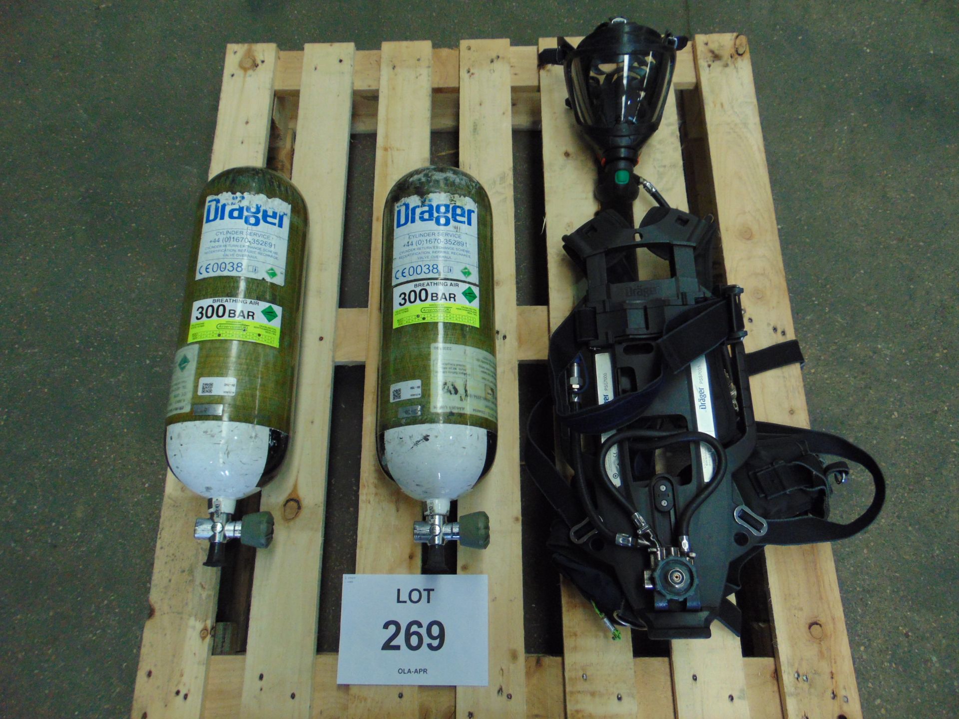 Drager PSS 7000 Self Contained Breathing Apparatus w/ 2 x Drager 300 Bar Air Cylinders