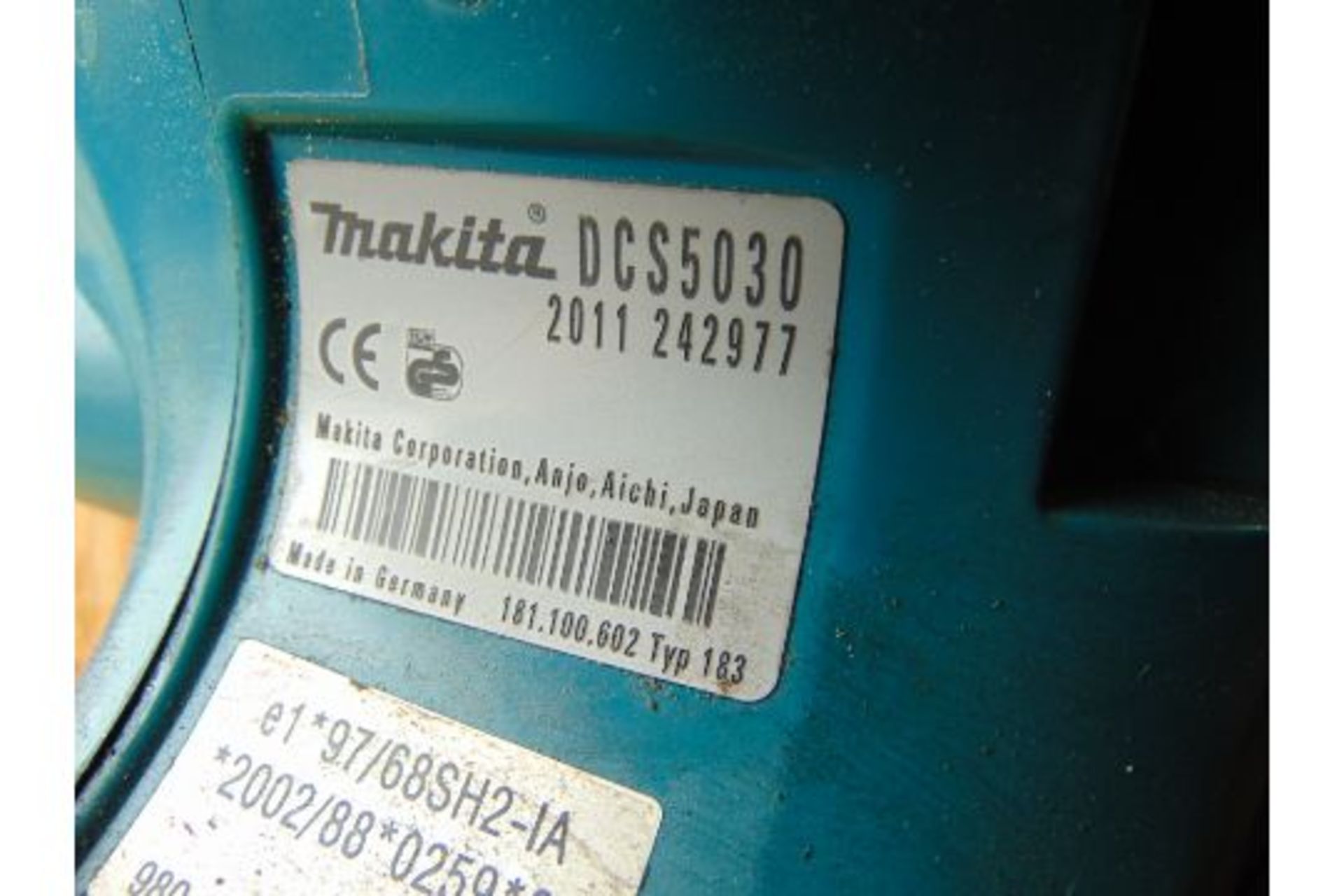 MAKITA DCS 5030 50CC Chainsaw c/w Chain Guard from MoD. - Image 4 of 4