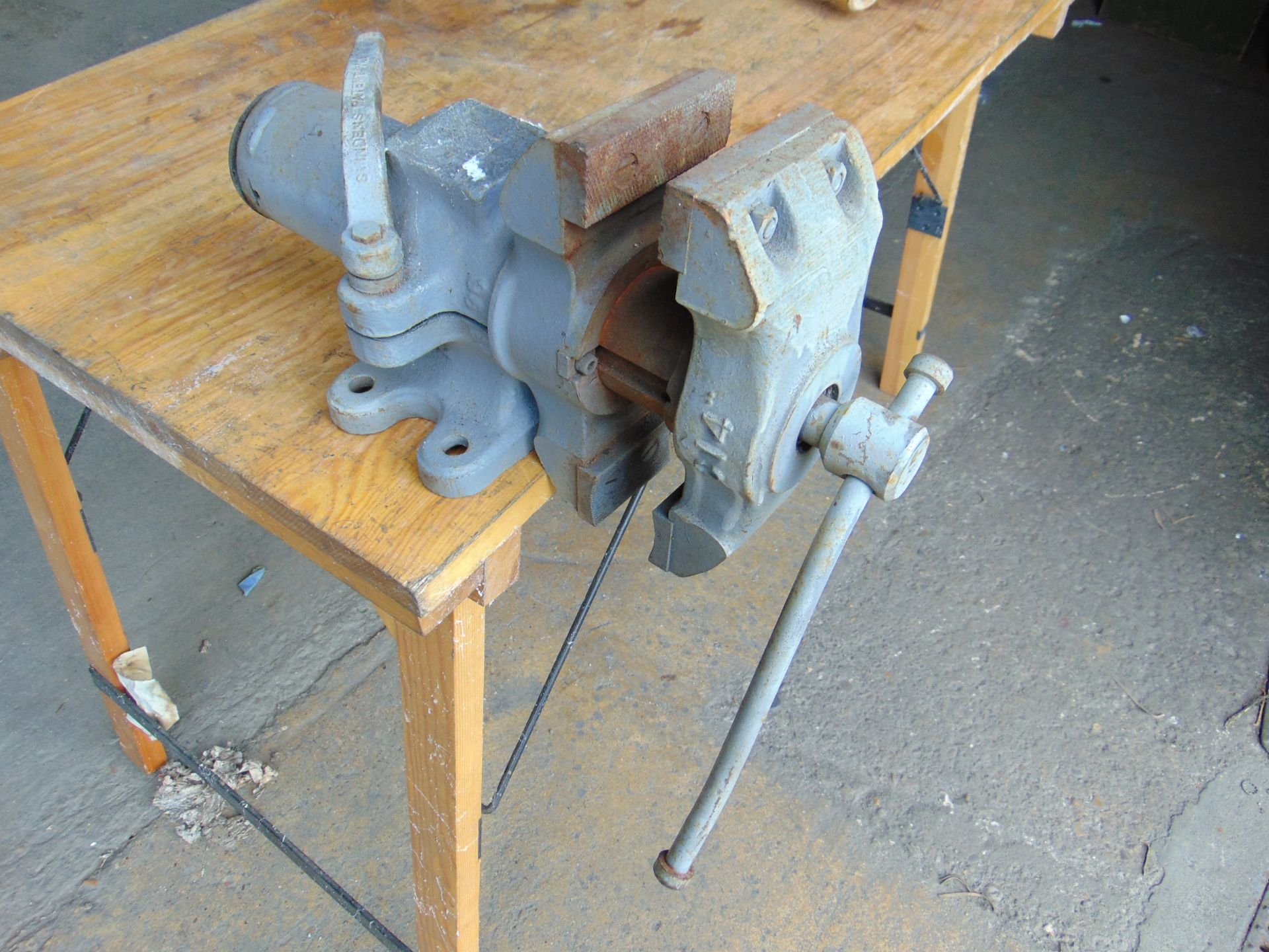 Swindens Patent Double Jaw Revolving Bench Vice - Image 2 of 17