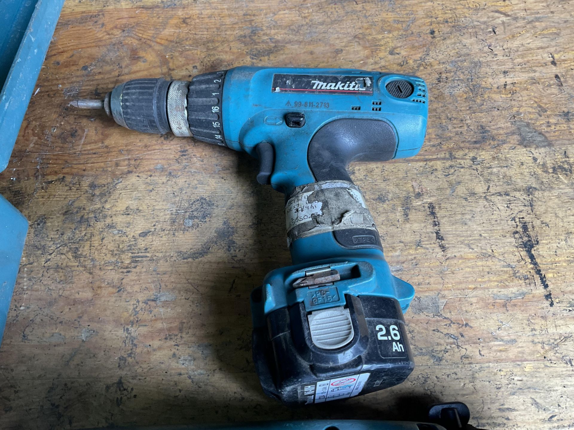 2X MAKITA DRILLS AND CASE - Bild 4 aus 5