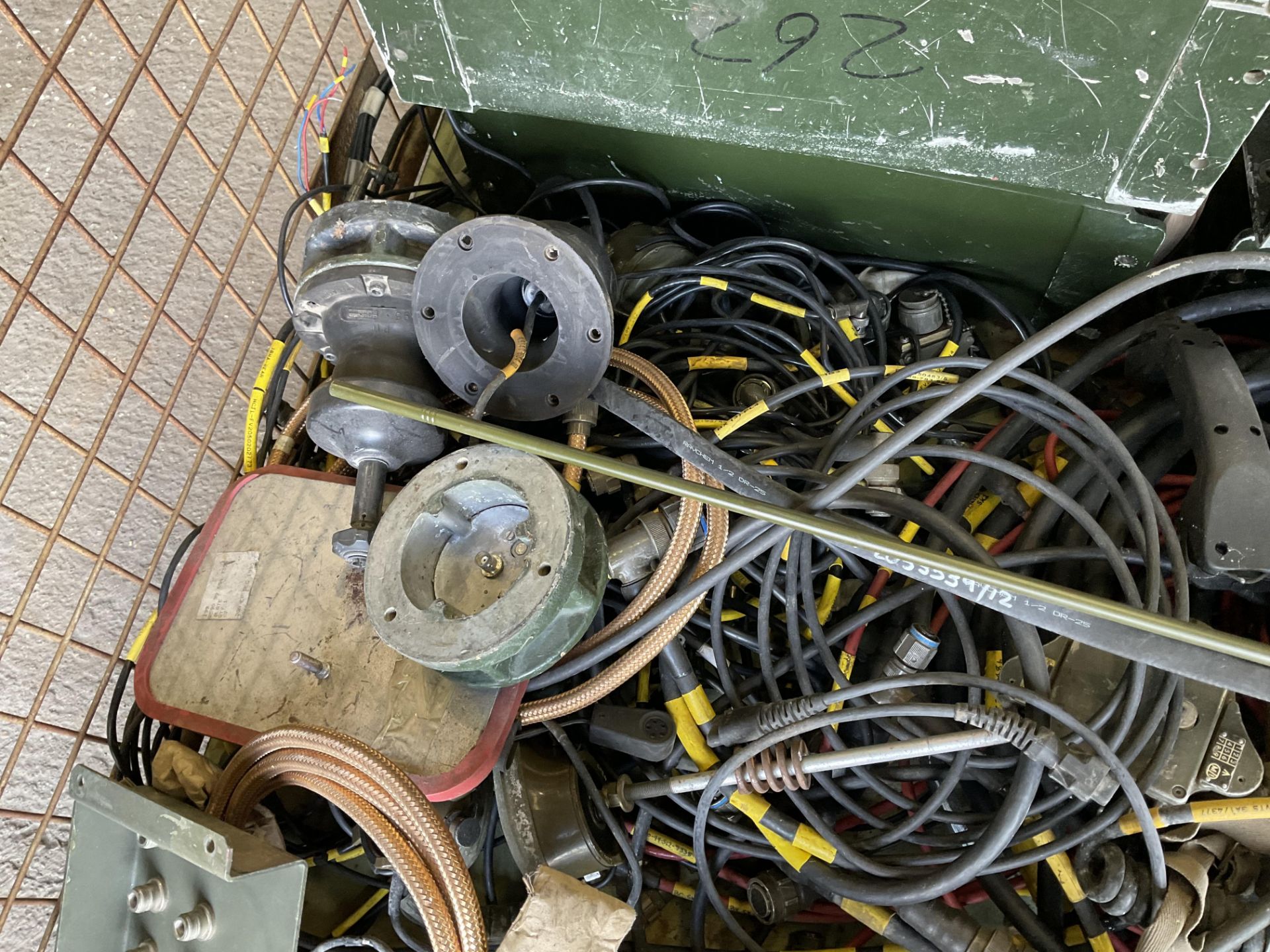 1X STILLAGE OF CLANSMAN RADIO EQUIPMENT INCLUDING CABLES, REBROADCAST BOXES, HEADSETS, ANTENNAS, ETC - Image 5 of 5