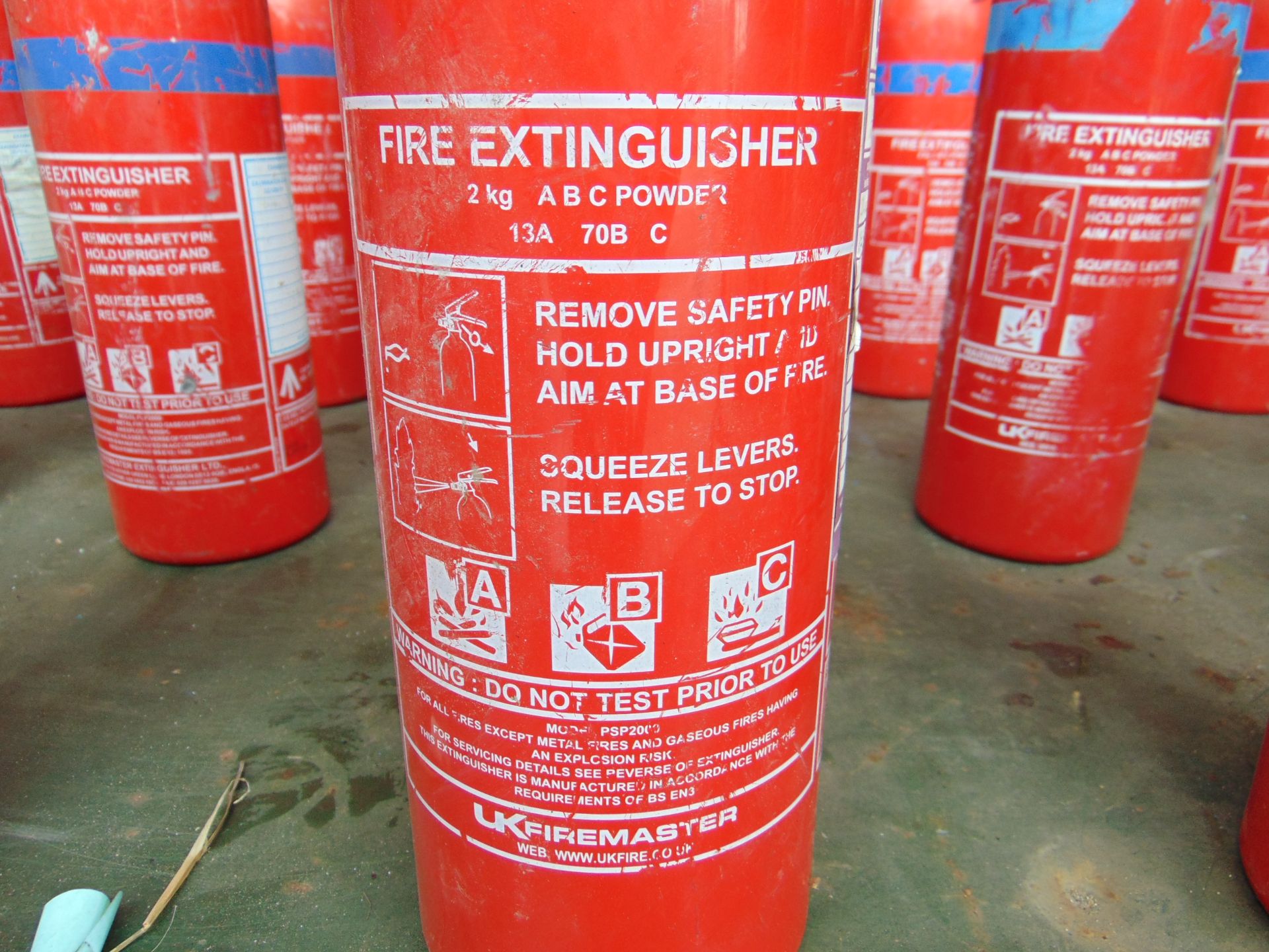 16 x Powder Fire Extinguishers - Bild 3 aus 4