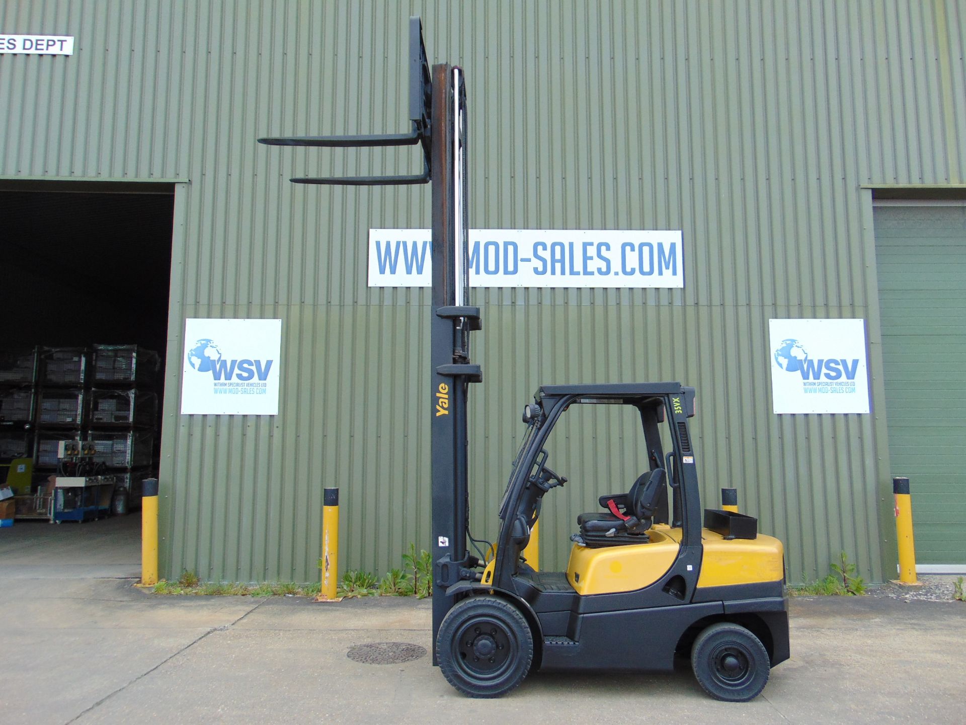 2011 Yale GDP 35VX Diesel Fork Lift Truck - Image 16 of 48