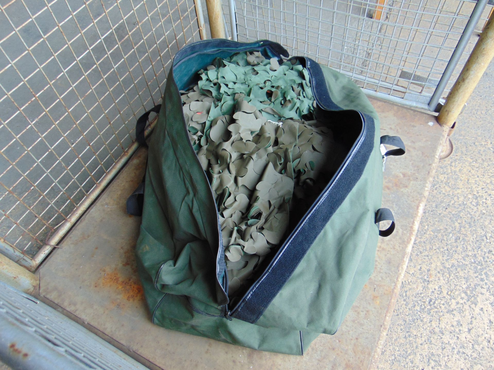 Camouflage Netting in Zipper Sack - Image 2 of 3