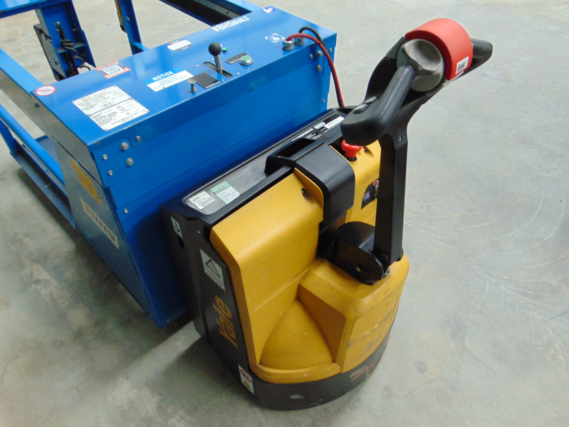 2020 Yale MP20 Electric Walk-Behind Pallet Truck w/ Battery Transfer Carriage & Battery Charger - Bild 8 aus 25